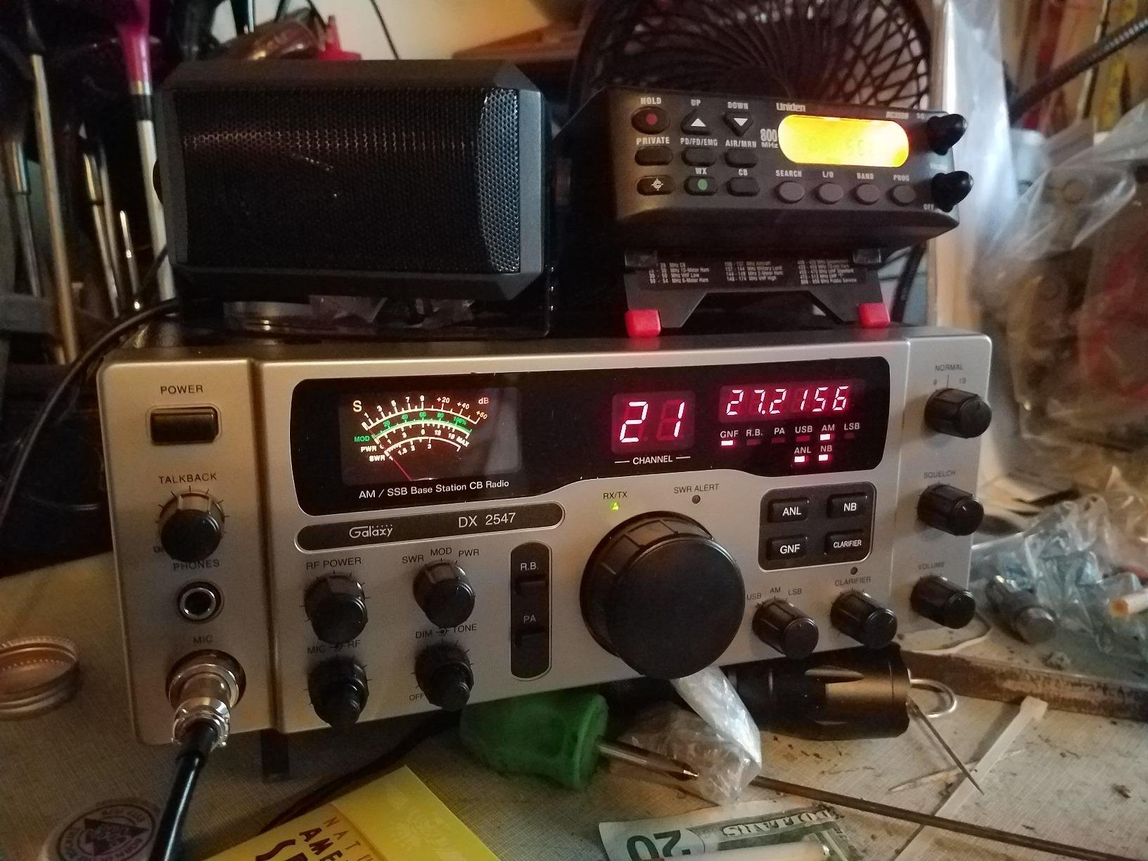 Galaxy DX-2547 AM/SSB CB Base Station w/ Freq Counter, Talkback & Roger Beep customer photo 2