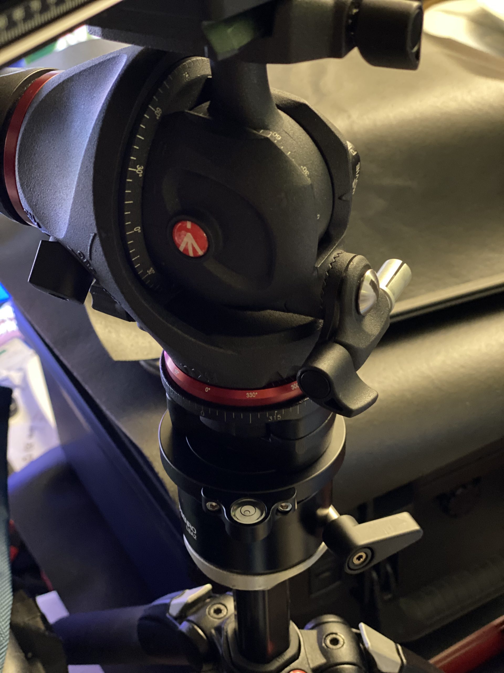 LBA2 Leveling Base - Smooth Level Adjustment, Secure Locking Knob & Universal Mounting for Tripods and Video/Photo Heads Requiring Fast Horizon Alignment customer photo 1
