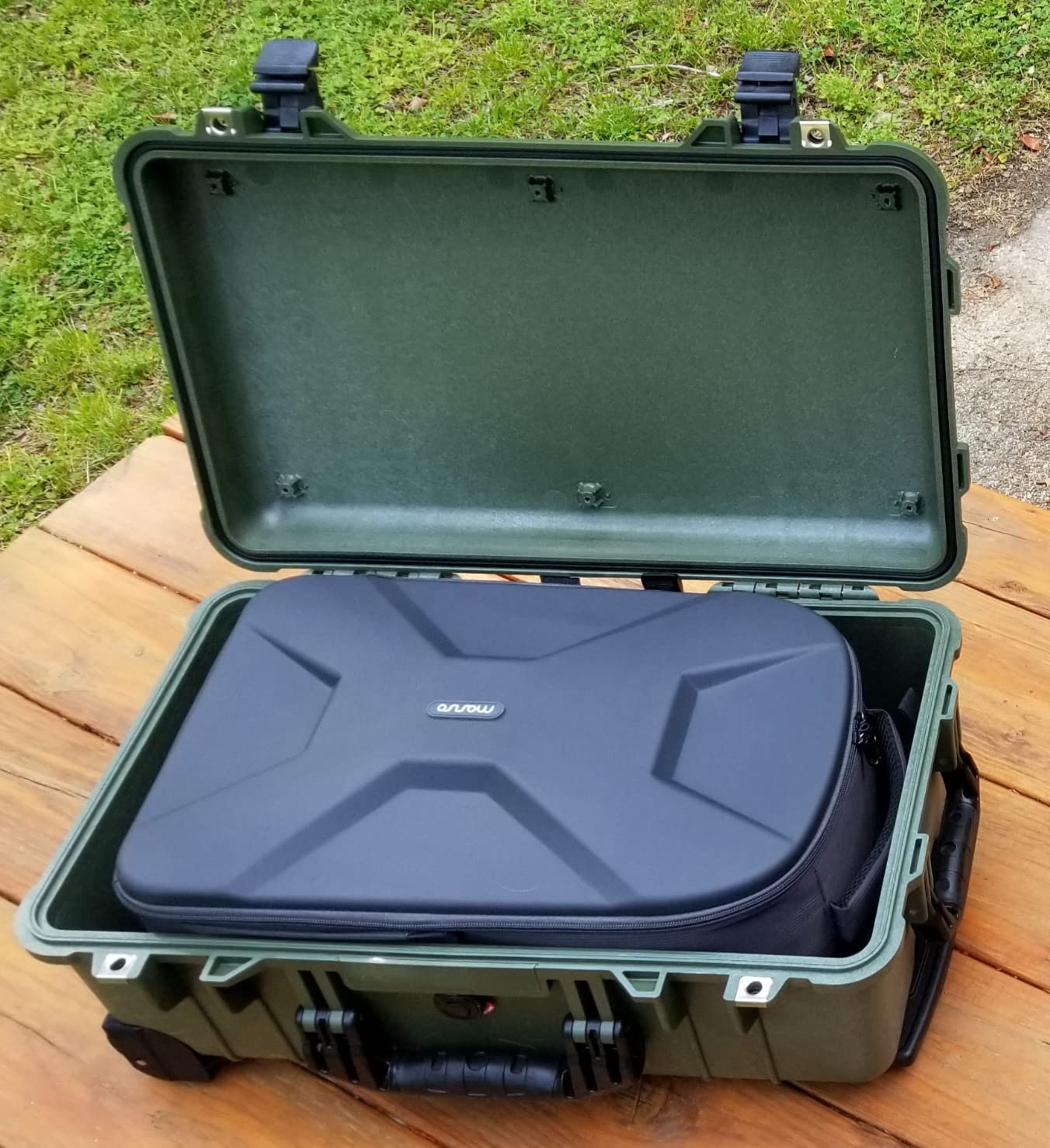 Lowepro Tahoe BP 150, Camera Bag, Lightweight Compact Camera Backpack for Cameras, CSC, DJI Spark Drone, Black customer photo 2