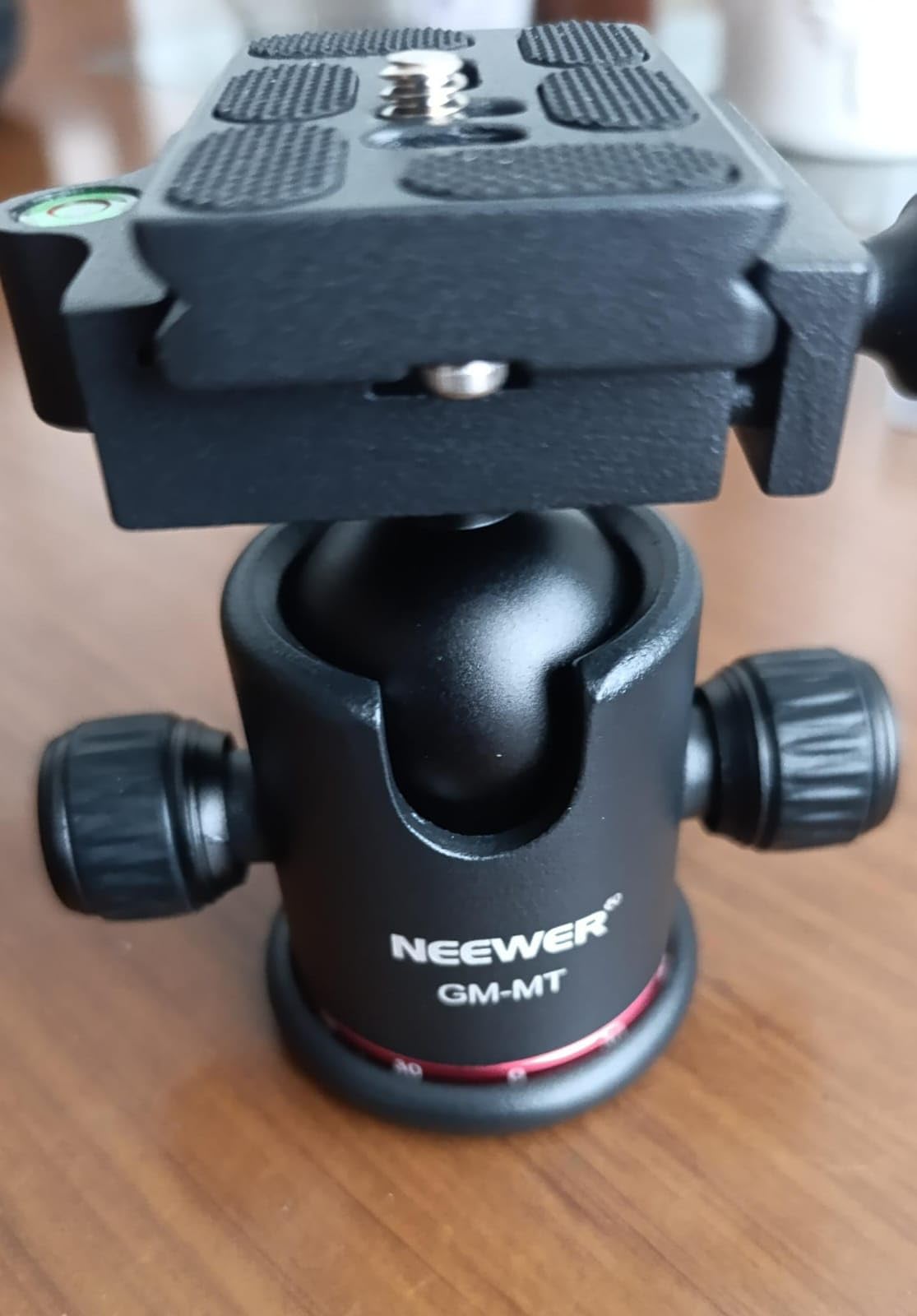 Neewer Professional Metal 360 Degree Rotating Panoramic Ball Head with 1/4 inch Quick Release Plate and Bubble Level, up to 17.6lbs/8kg customer photo 1