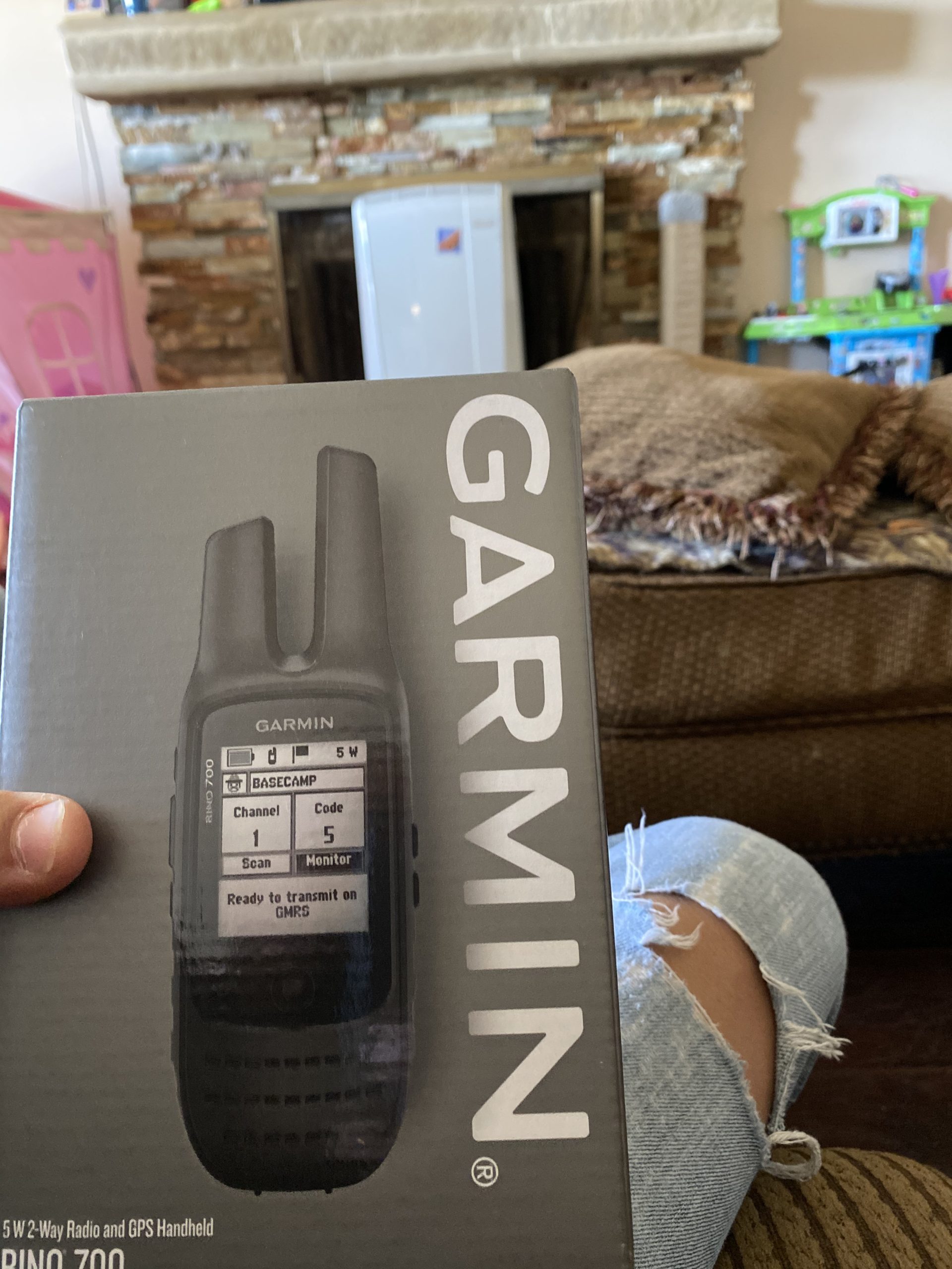 Garmin Rino 700, Rugged 2-Way Radio and Handheld GPS Navigator with GPS/GLONASS, 2.2 inches (010-01958-20) customer photo 1