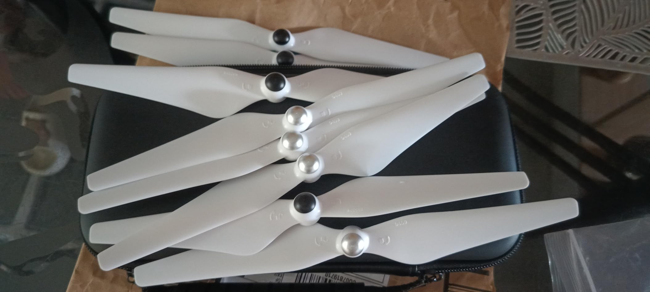 4 Pairs 9450 Self Tightening Drone Propeller (4CW+4CCW) for DJI Phantom 3 Professional, Advanced, Phantom 2 Series customer photo 1