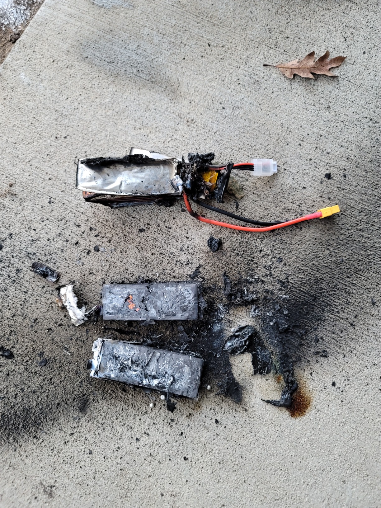 OVONIC 3s Lipo Battery 50C 2200mAh 11.1V Lipo Battery with XT60 Connector for RC Airplane Helicopter Quadcopter RC Car Truck Boat(2 Packs) customer photo 2
