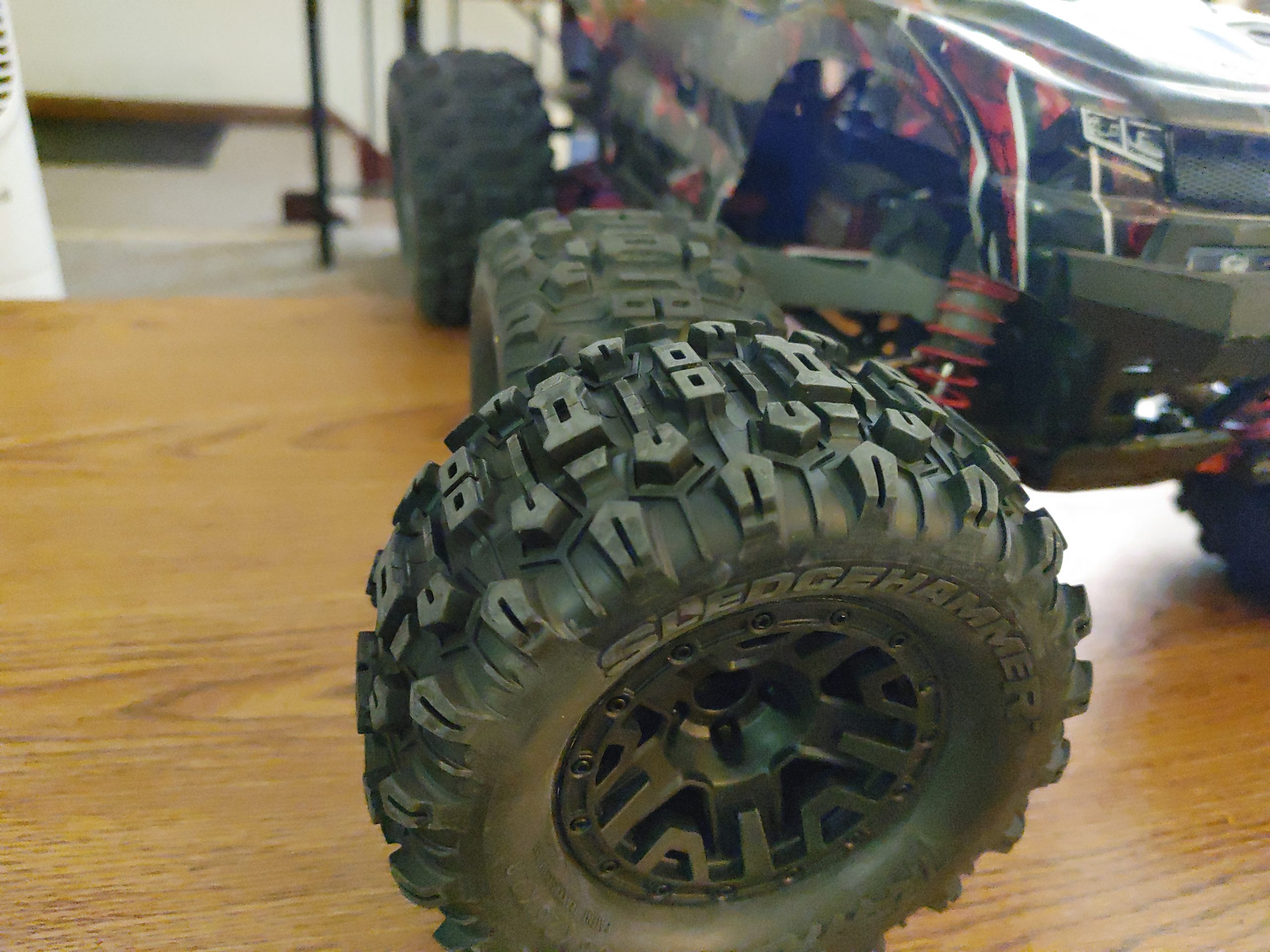 Traxxas 6792 Sledgehammer Heavy Duty 2.8 Inch Pre-Assembled Black Wheels for Remote Control Cars, Pair customer photo 1