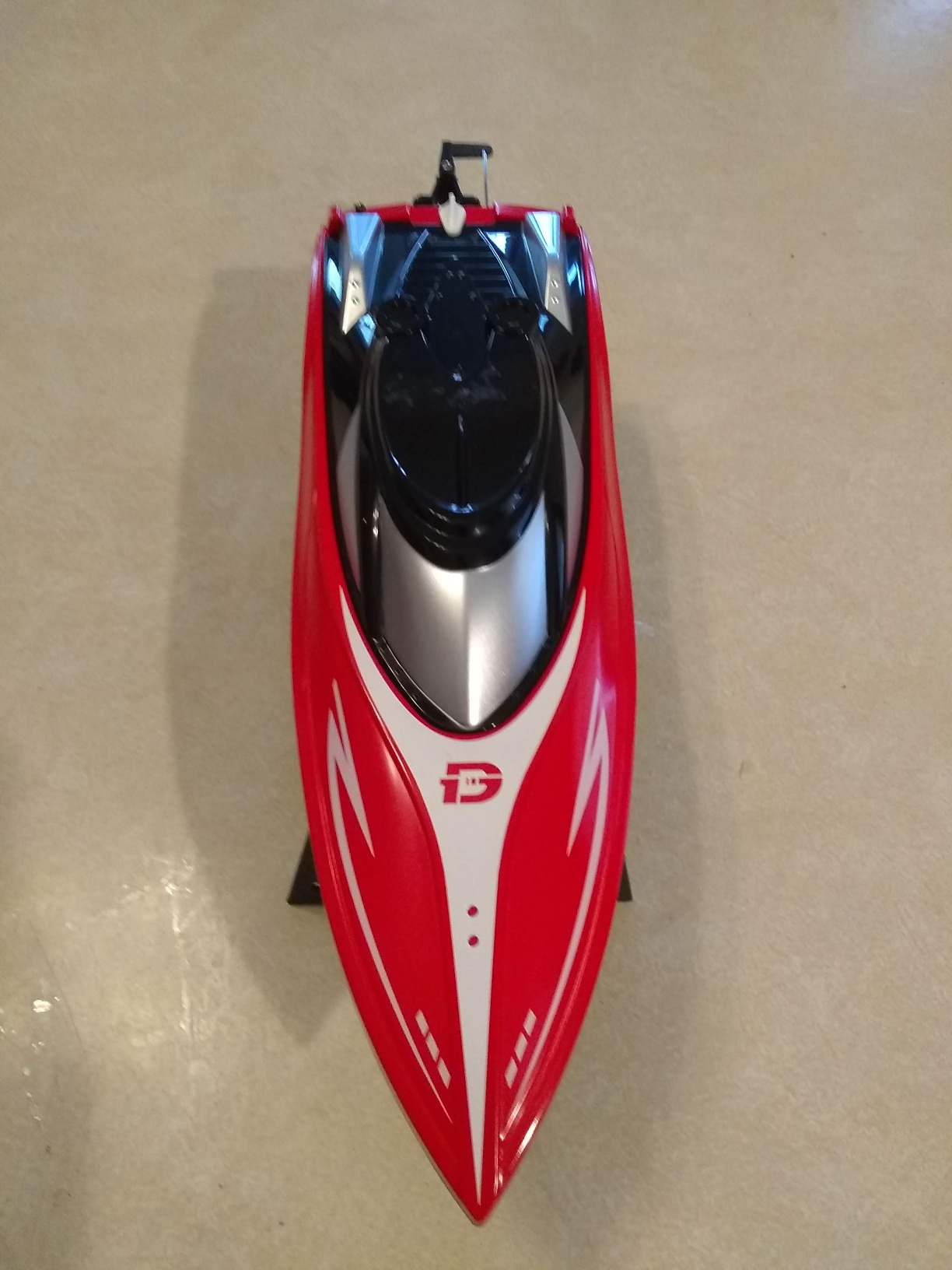 DEERC H120 Fast RC Boat for Pools and Lakes, 2.4 GHz 20+ MPH Racing Boats for Kids & Adults with Rechargeable Battery customer photo 1