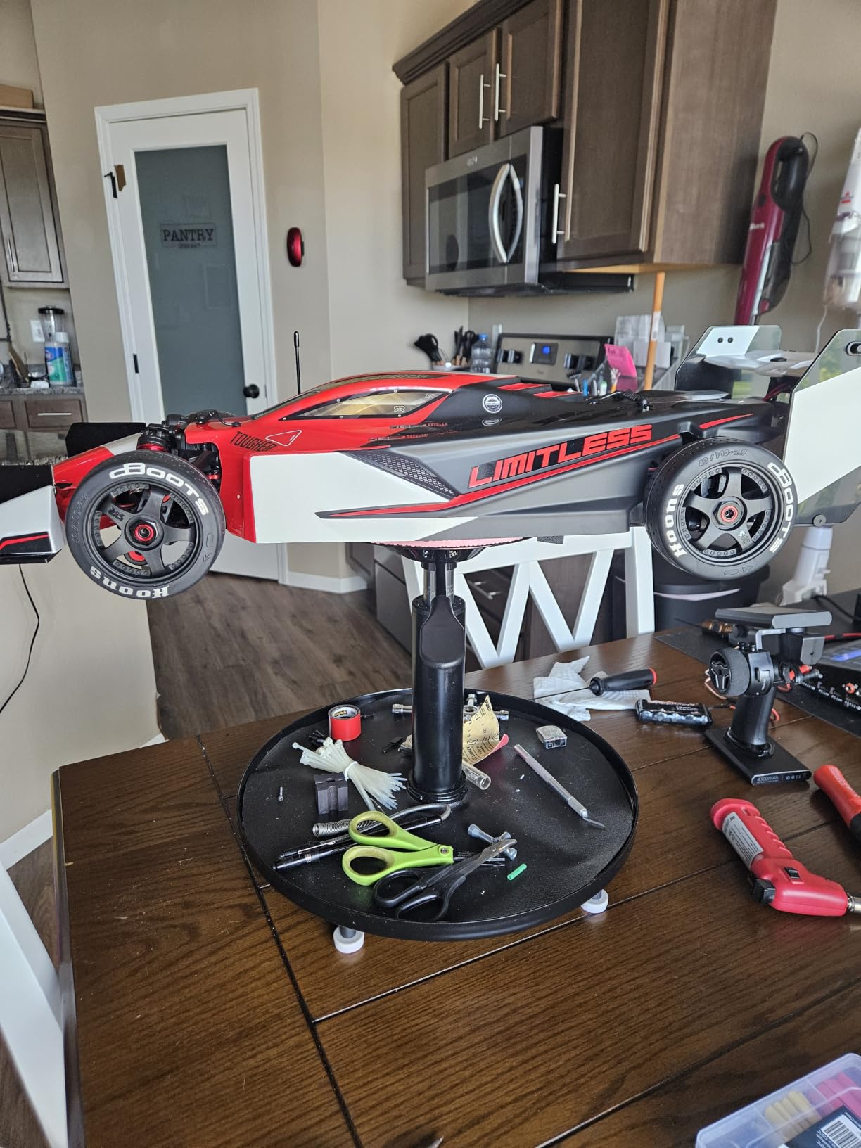 ARRMA DBoots Hoons 42/100mm Silver Belted RC Tires Mounted on 2.9
