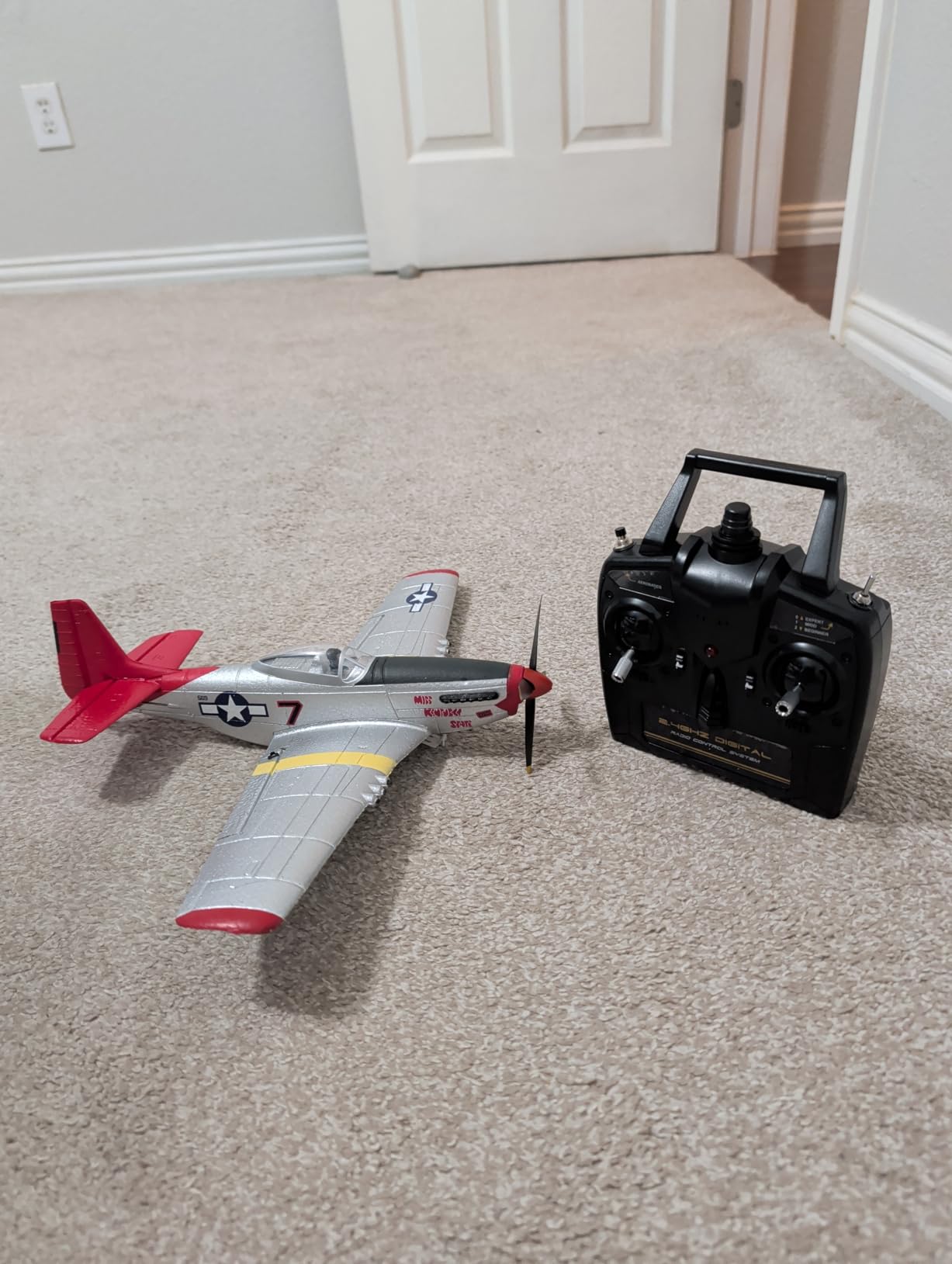 LEAMBE 4 Channel RC Plane, Ready to Fly Aerobatic Aircraft, Easy Control for Beginners, P51 Mustang RC Airplane Best Gift for Adults customer photo 2