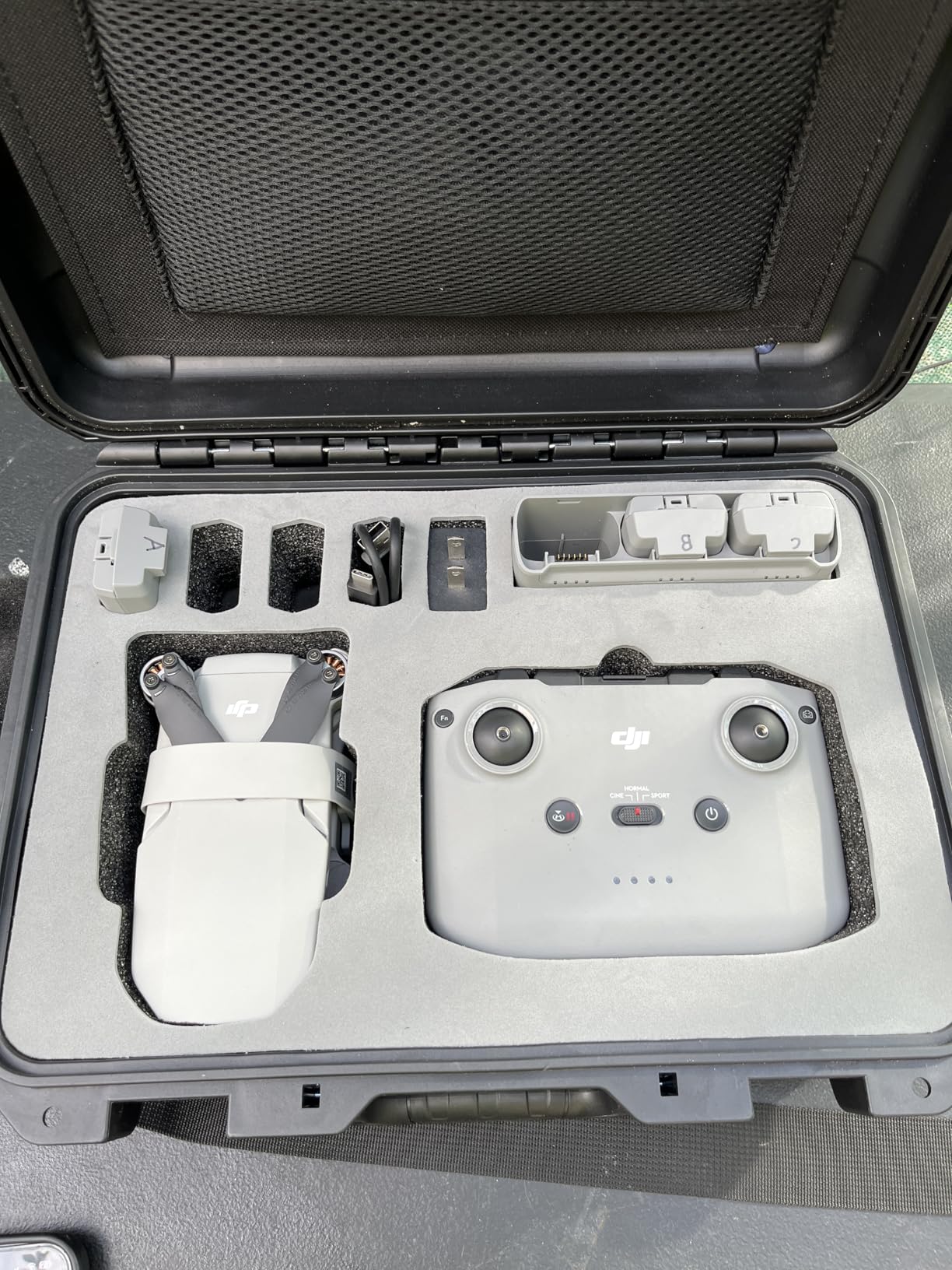 INNVO Waterproof Case for DJI Mini 4K Hard Carrying Case Compatible with DJI Mini 2 & 2SE Drone and Fly More Combo Set Black customer photo 2