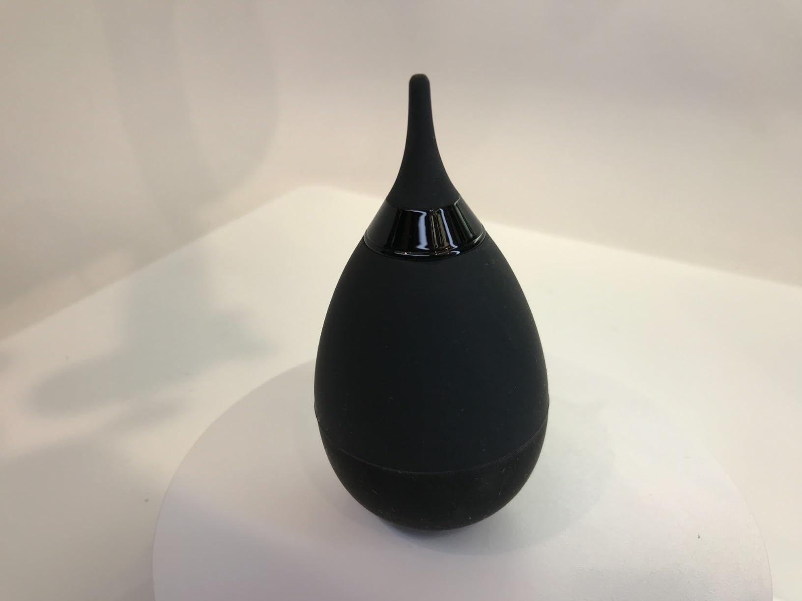 VSGO Camera Air Blower for Lens and Sensor Cleaning, One-Way Air Valve, Tumbler Base, Soft Silicone Body customer photo 1