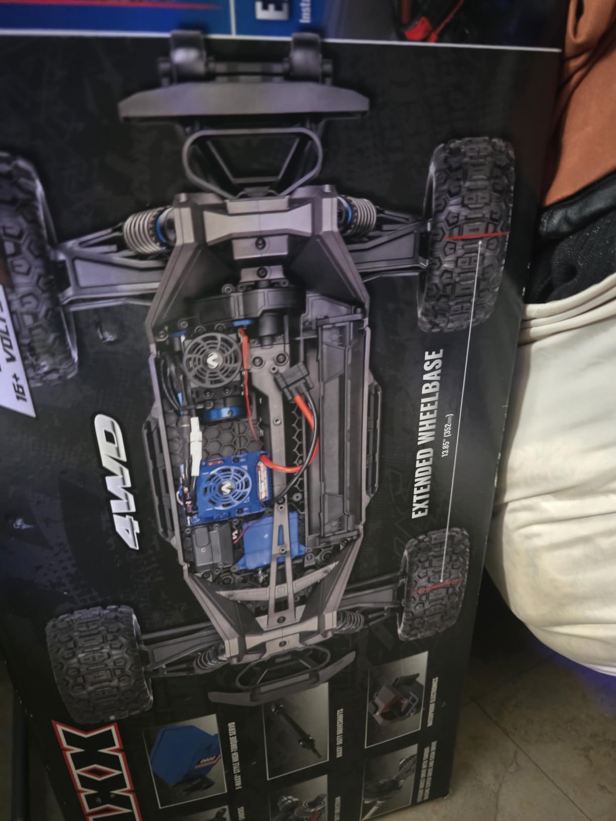 Traxxas Maxx Wide 1:10 Scale 4WD RTR Brushless Monster Truck with 2.4GHz Radio customer photo 1