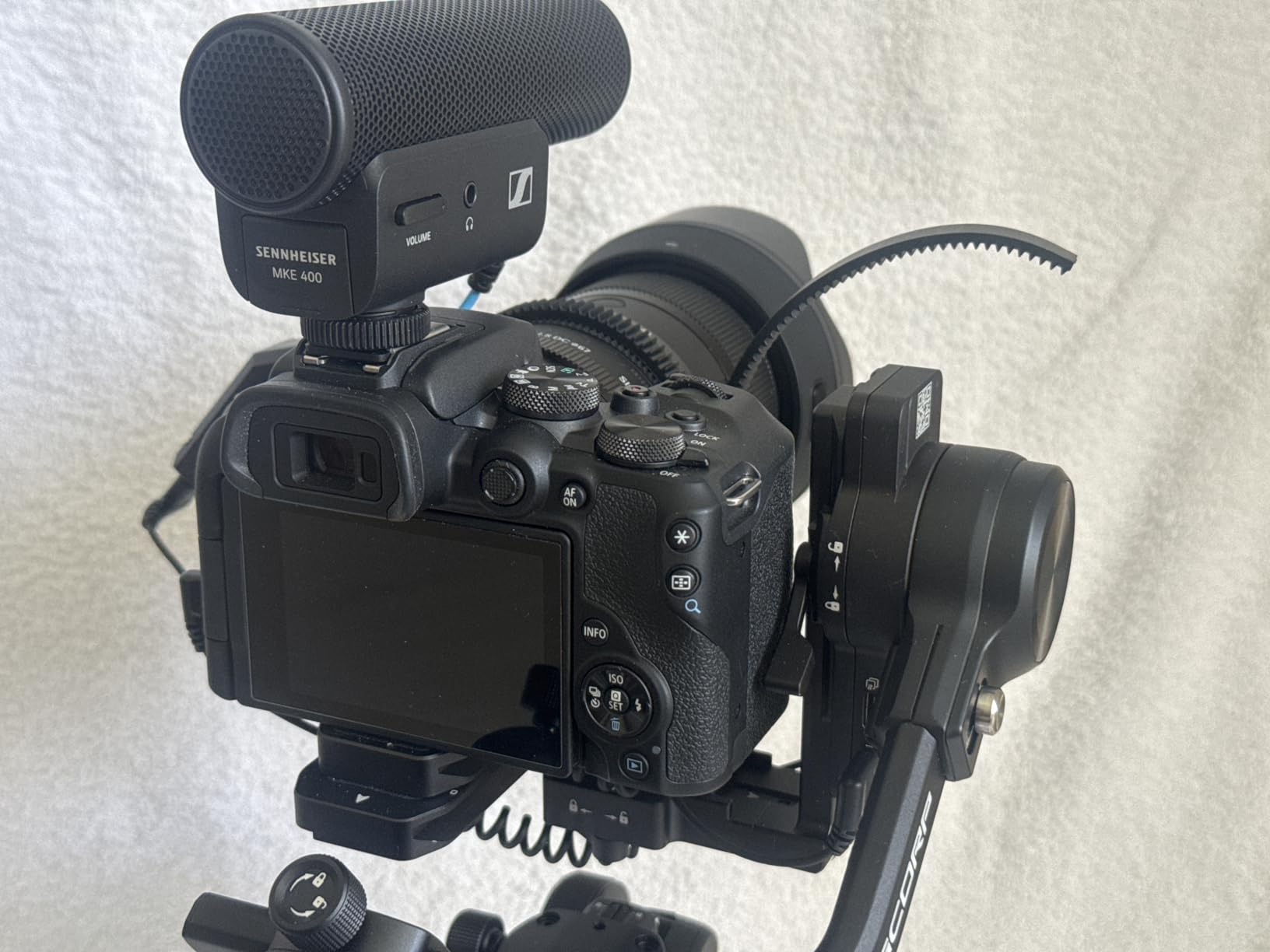 Canon EOS R10 Mirrorless Camera with RF-S 18-45mm Lens Kit, 24.2MP APS-C, 4K Video, Dual Pixel AF customer photo 1