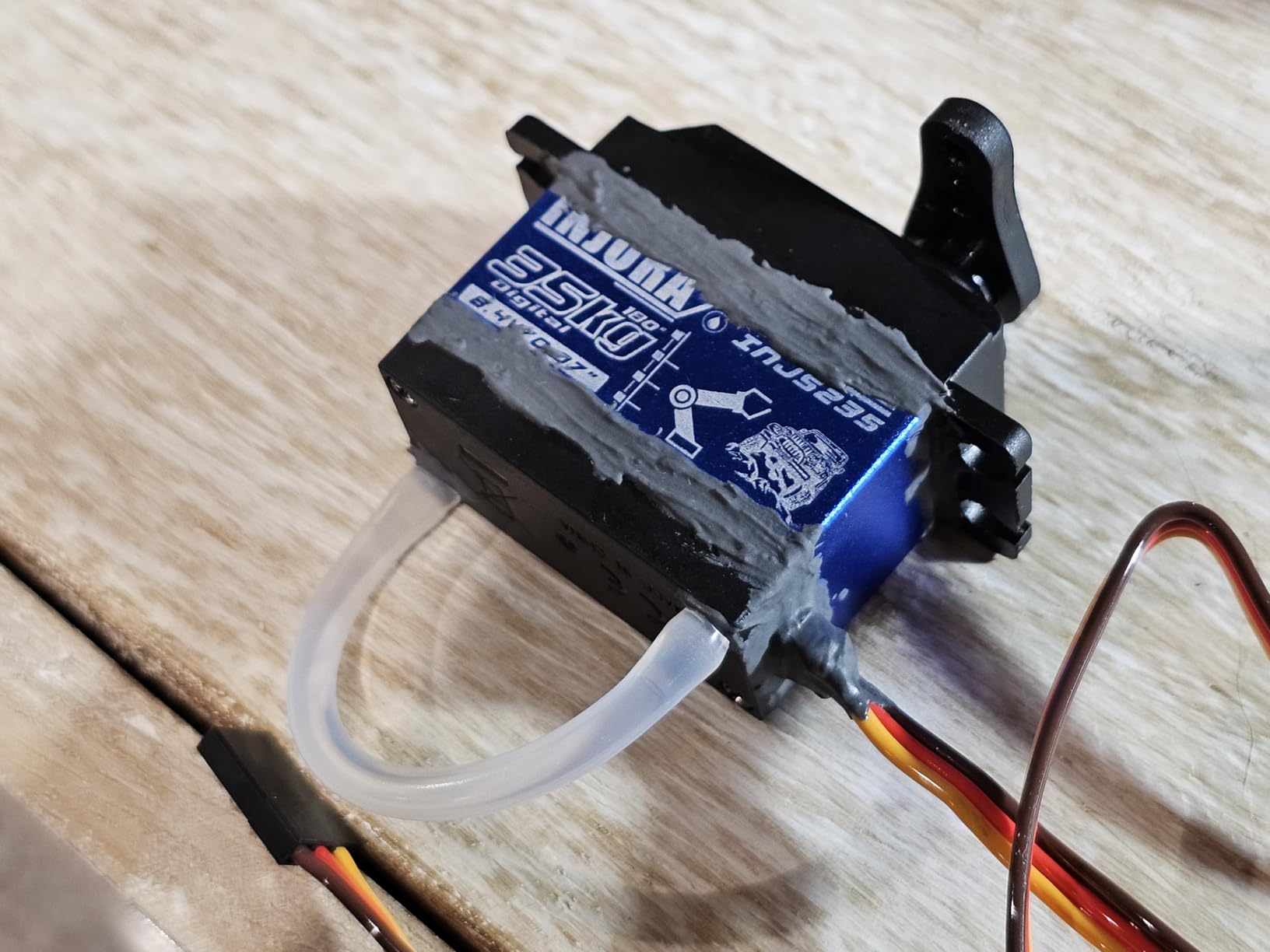 INJORA 35KG High Torque Brushless Digital Servo for 1/10 1/8 RC Crawler customer photo 1