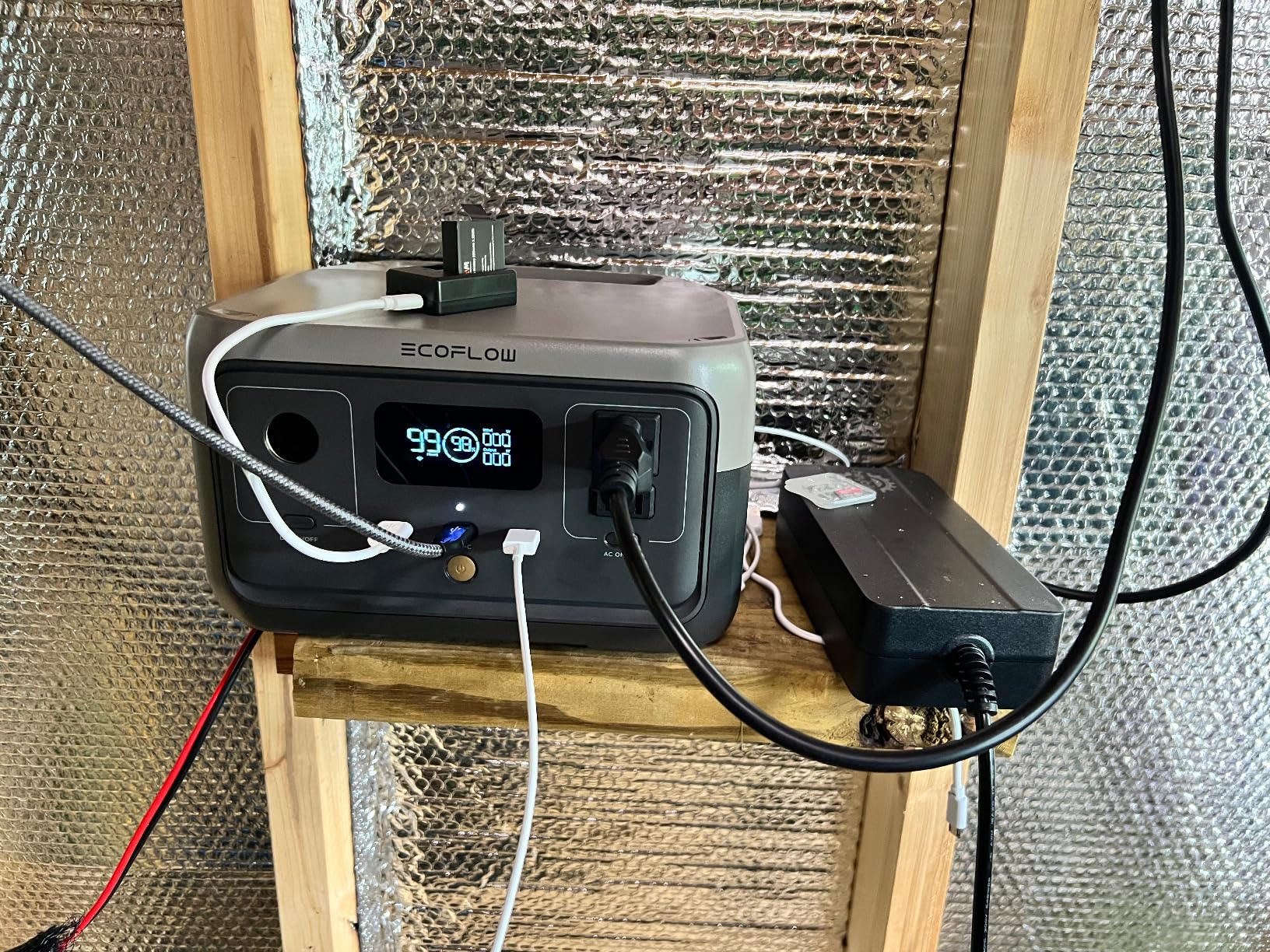 EF ECOFLOW Portable Power Station RIVER 2, 256Wh LiFePO4 Battery/ 1 Hour Fast Charging, 2 Up to 600W AC Outlets, Solar Generator (Solar Panel Optional) for Outdoor Camping/RVs/Home Use customer photo 2