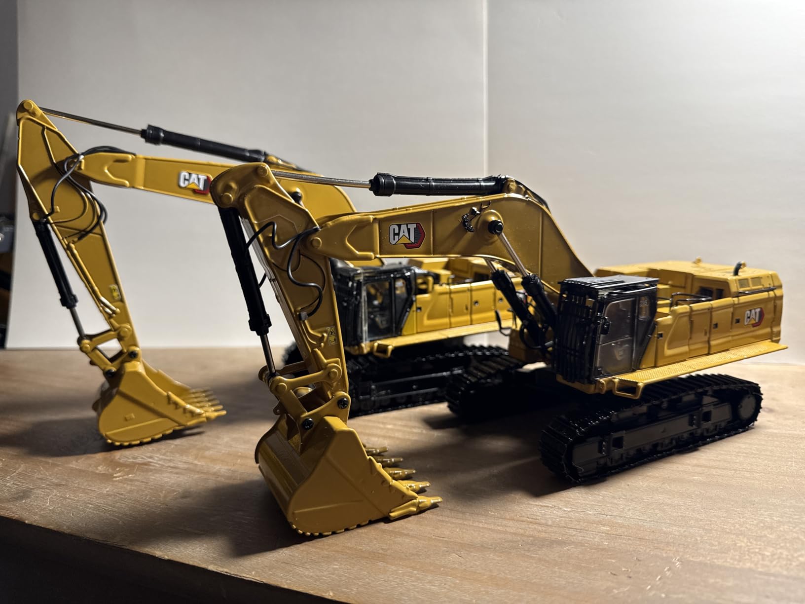 1:50 Caterpillar 395 Large Hydraulic Excavator - High Line Series by Diecast Masters - 85959 customer photo 1
