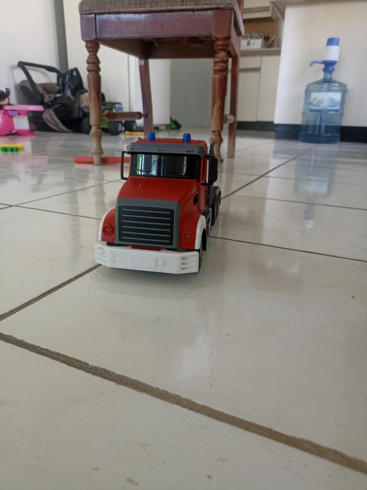 RC Semi Truck with Trailer - 22.5 Inch Semi Truck Toy for Kids, Carrier Van Transport Vehicle with 2 Rechargeable Batteries, 1:24 Container Trucks with LED Lights & Music, Great Gift For Boys Girls customer photo 2