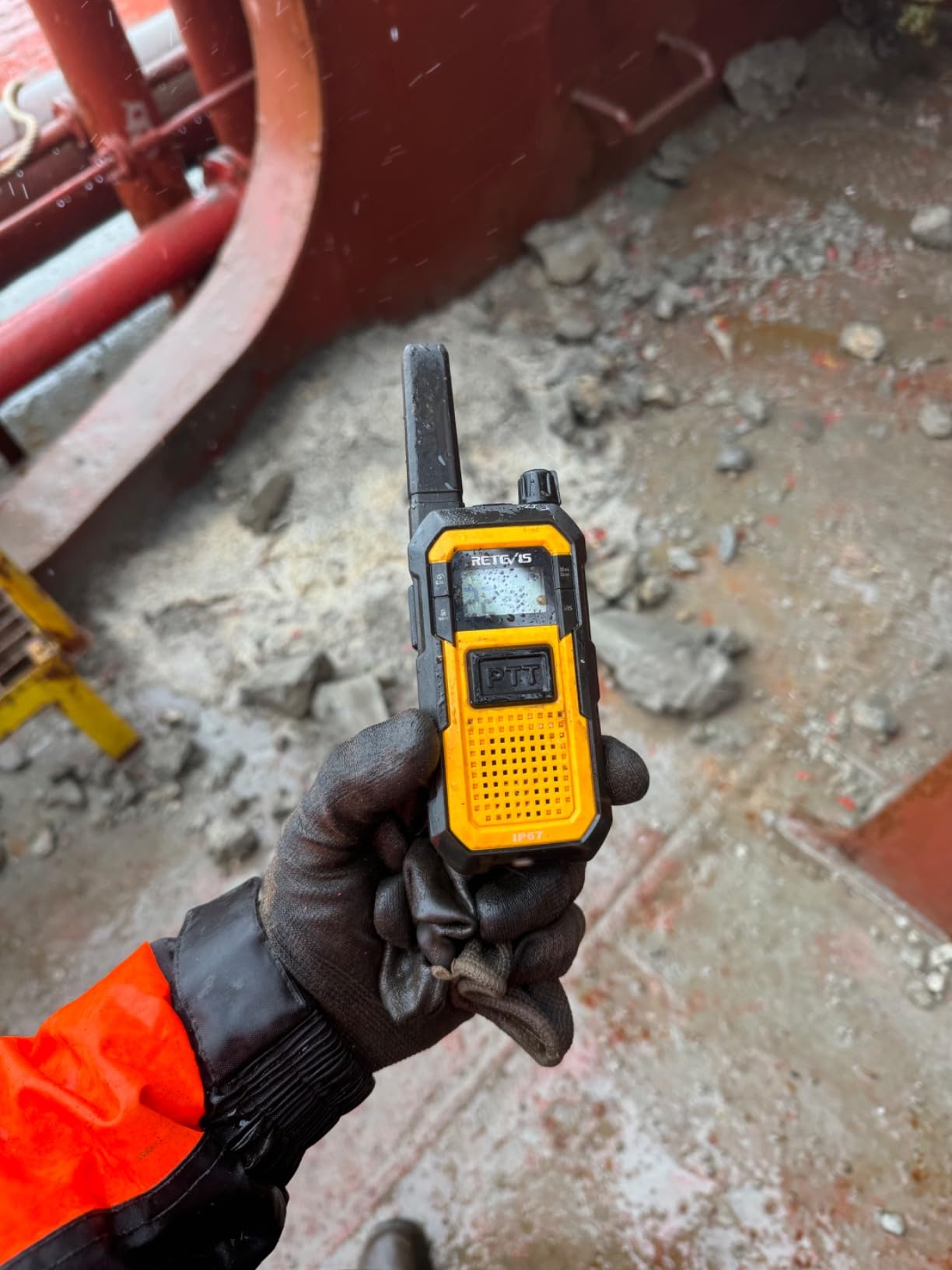 Retevis RB48 IP67 Waterproof Walkie Talkies Long Range for Construction | Jobsite Walkie Talkies, MIL-STD-810H Heavy Duty Two Way Radio, Rugged & Large Front PTT, Vibration Alert, NOAA, Floating, 4 Pack customer photo 1