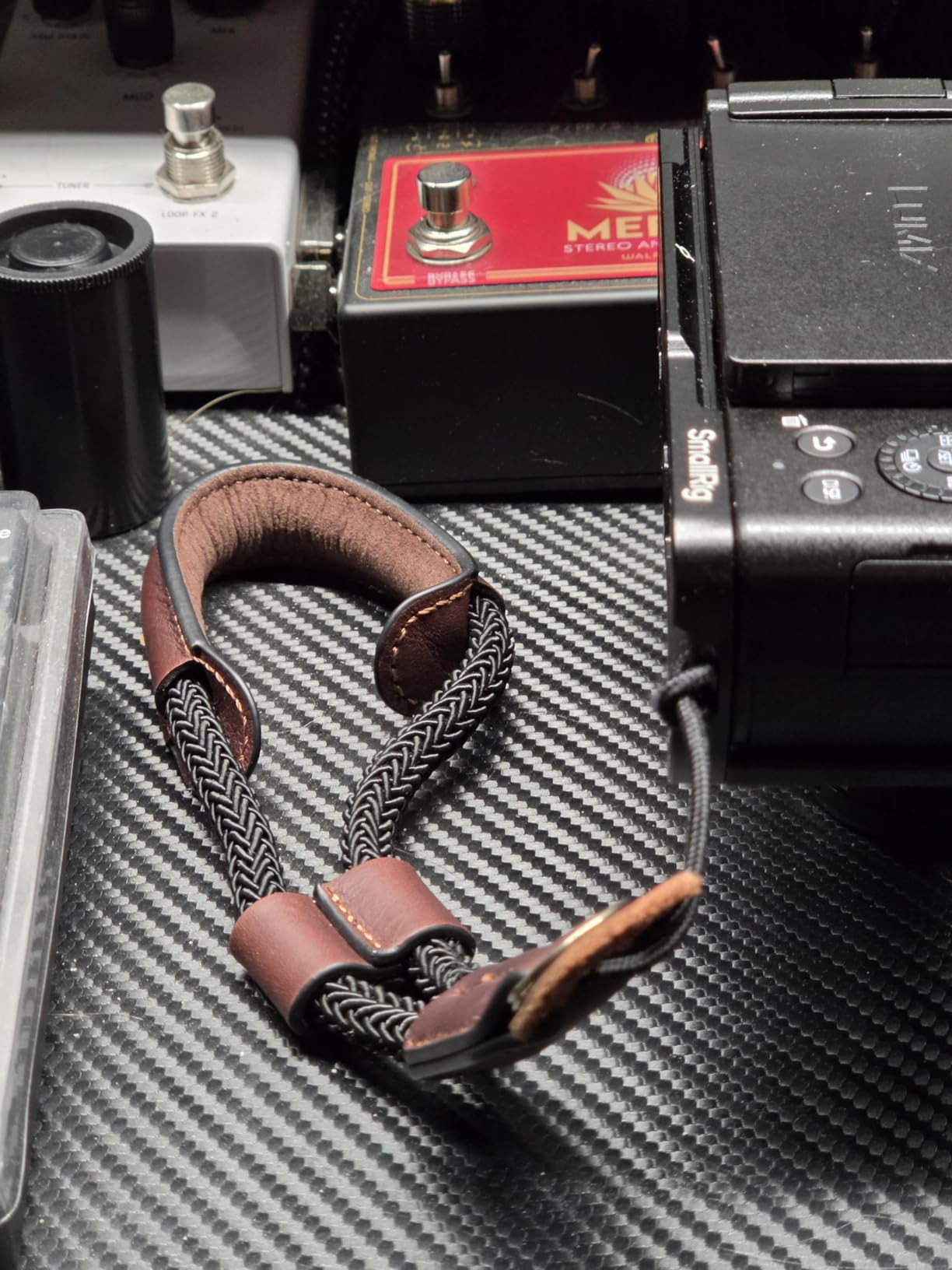 SMALLRIG Camera Wrist Strap, Vintage Leather Camera Hand Strap for DSLR SLR Mirrorless, Adjustable Safety for Fujifilm X-T5 X-T4 X-T3 X-T30 X-E4 X100V and Other Compact Cameras, Brown - 3926 customer photo 2