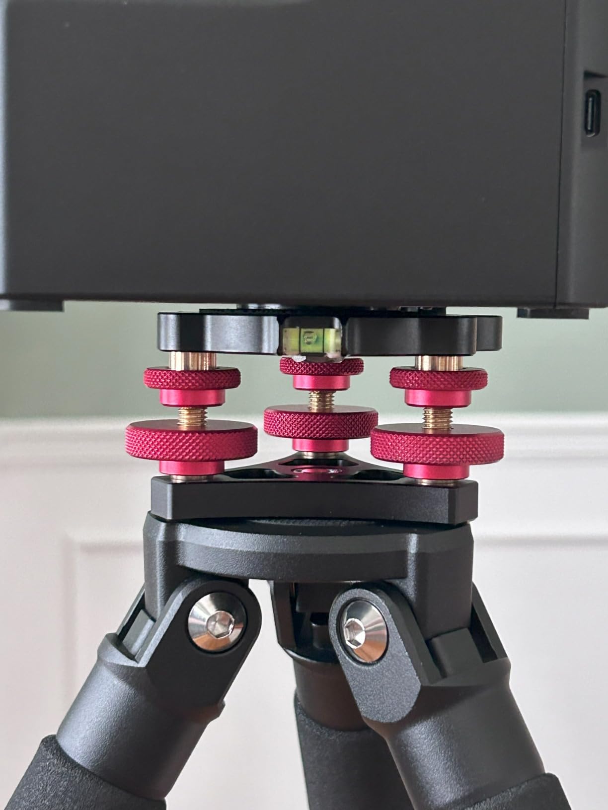 NEEWER Tripod Head Leveling Base Camera Leveler, Aircraft Grade Aluminum Alloy 3 Axis Tri Wheel Head, 3/8