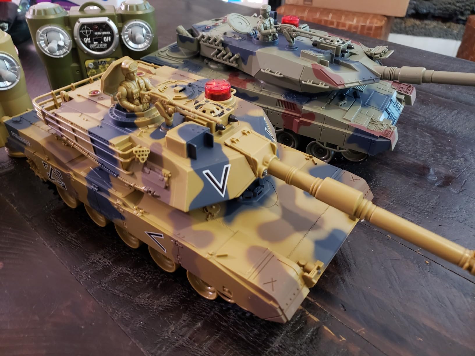 RC Tank Set, Army Battle Tanks with Spray, Remote Control Military Toys Set | Battle Tank Set 35 Mins Playtime 1/24 Scale Tank Set Tanks with Life Indicators and Spray RC Vehicles for Kids and Adults customer photo 2
