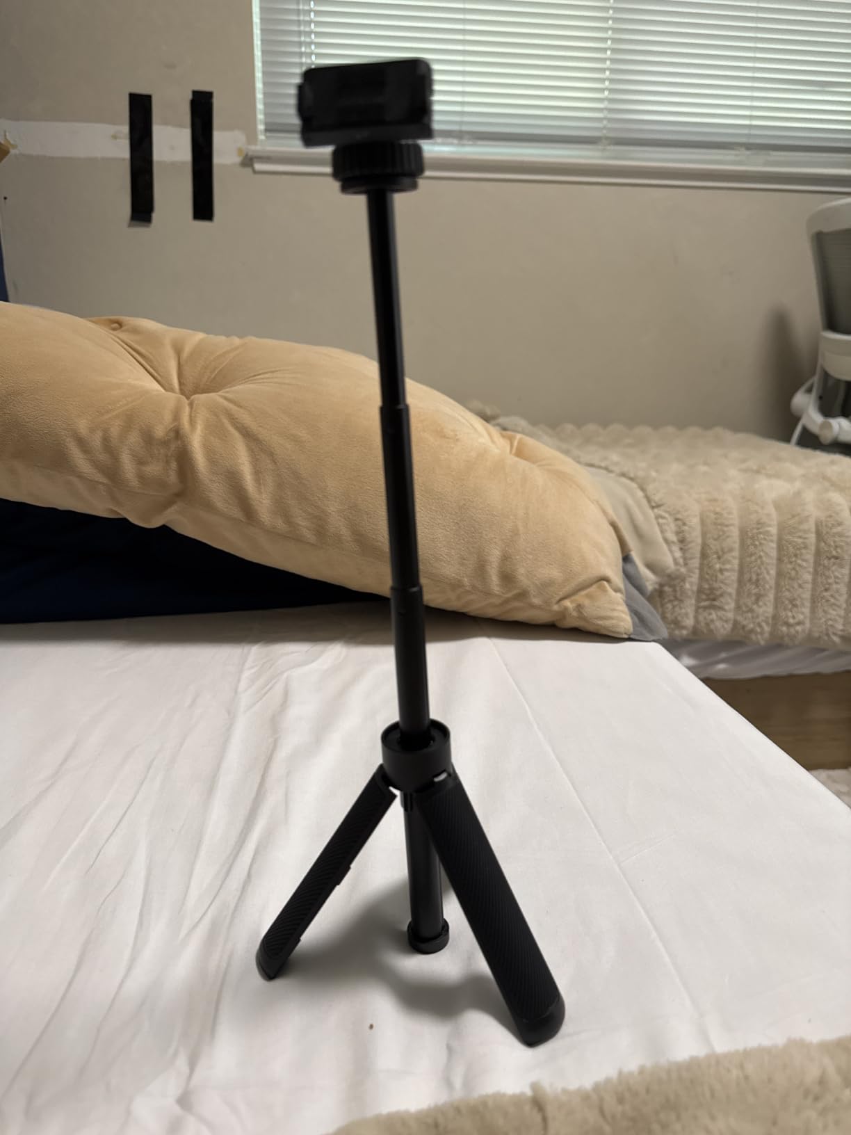 Osmo Action Mini Extension Rod, Compatible with Osmo Action 5 Pro, Osmo Action 4, Osmo Action 3 | Handheld filming and static shots with built-in tripod and adjustable extension rod customer photo 1