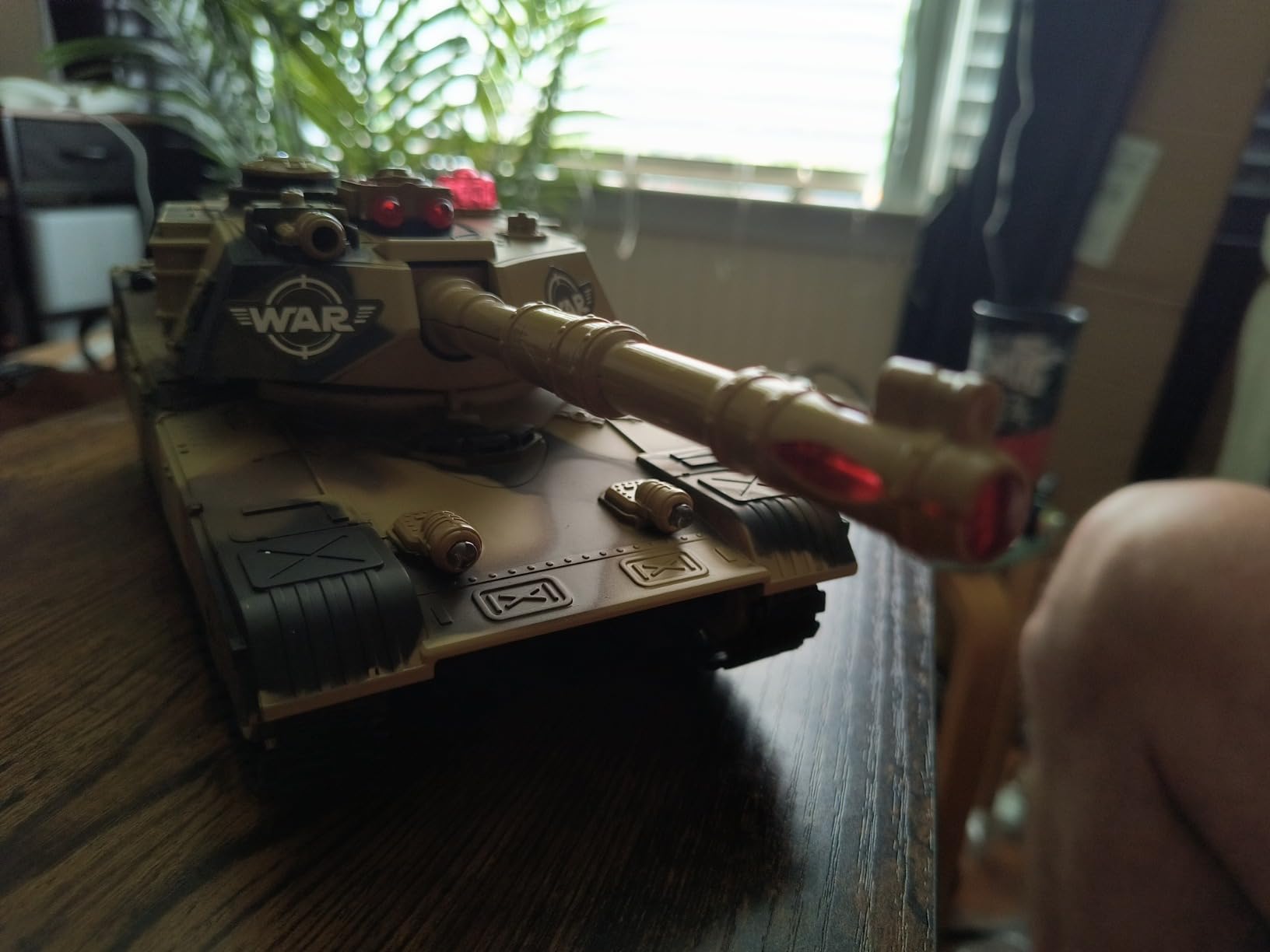 1:28 RC Tank for Boys - 2.4GHz 7CH Military Toy with Lights & Sounds | 2.4G, 7CH, 60min, 2 batteries, realistic cannon, recoil vibration, 330° turret rotation, 45° climbing, for ages 6-12 customer photo 1