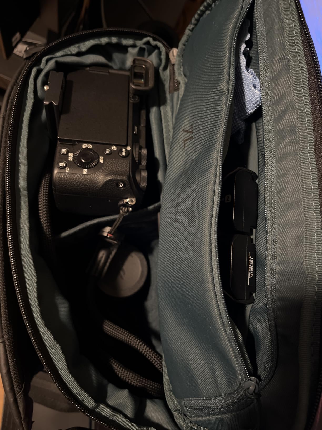 PGYTECH OneMo Sling Camera Bag 7L-9L, Waterproof Crossbody Camera Shoulder Bag for Photographers Travel, DSLR Camera Bag for Sony/Canon/Nikon/DJI Mavic/Mirrorless/Tripod/Laptop customer photo 1