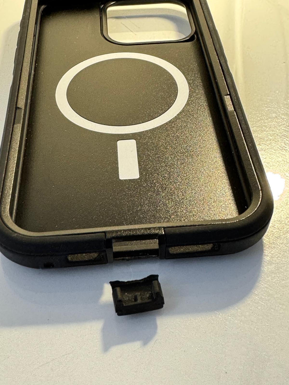 OtterBox Defender XT Case for iPhone 15/14/13 with MagSafe, Shockproof, Drop Proof, Ultra-Rugged, Protective Case, 5X Military Standard Tested, Black customer photo 2