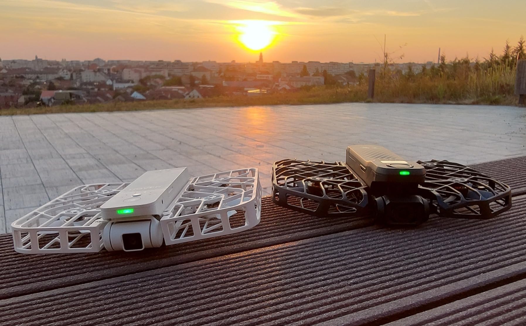HOVERAir Charging Hub for HOVERAir X1 Self-Flying Camera-Black customer photo 2