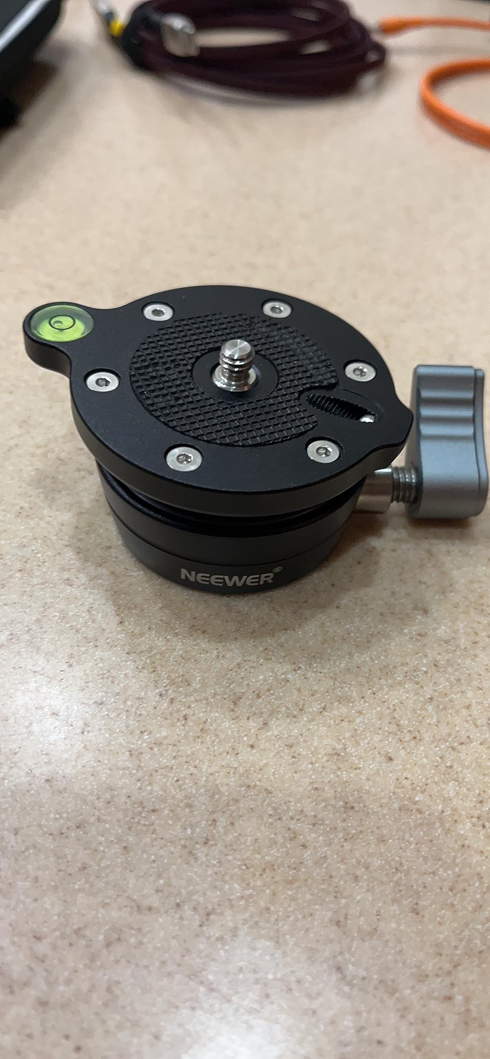 NEEWER Tripod Leveling Base (⌀60mm) Camera Leveler, Aluminum Adjusting Tripod Head Plate with -15°/+15° Tilt, Bubble Level, 1/4