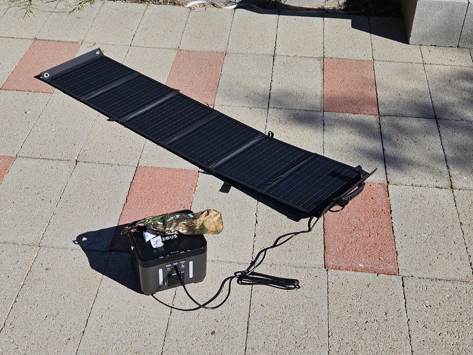 LUMOPAL 60W Foldable Solar Panels Folding Solar Charger with PD60W USB C QC3.0 USB A Output Waterproof for Camping Backpacking Compatible with Phone Laptop Portable Power Station customer photo 1