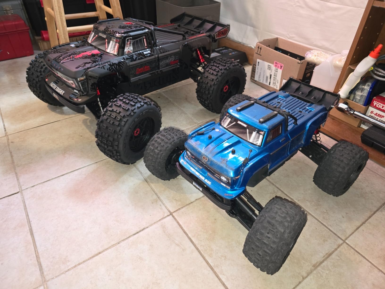 ARRMA RC Truck Outcast 4X4 8S BLX 1/5 Stunt Truck Black RTR(Transmitter and Receiver Included, Battery and Charger Not Included) ARA5810V2T1 customer photo 1