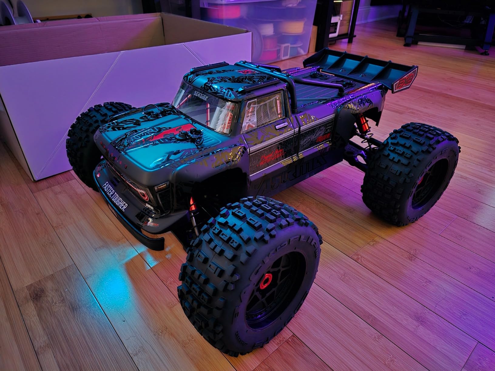 ARRMA RC Truck Outcast 4X4 8S BLX 1/5 Stunt Truck Black RTR(Transmitter and Receiver Included, Battery and Charger Not Included) ARA5810V2T1 customer photo 2