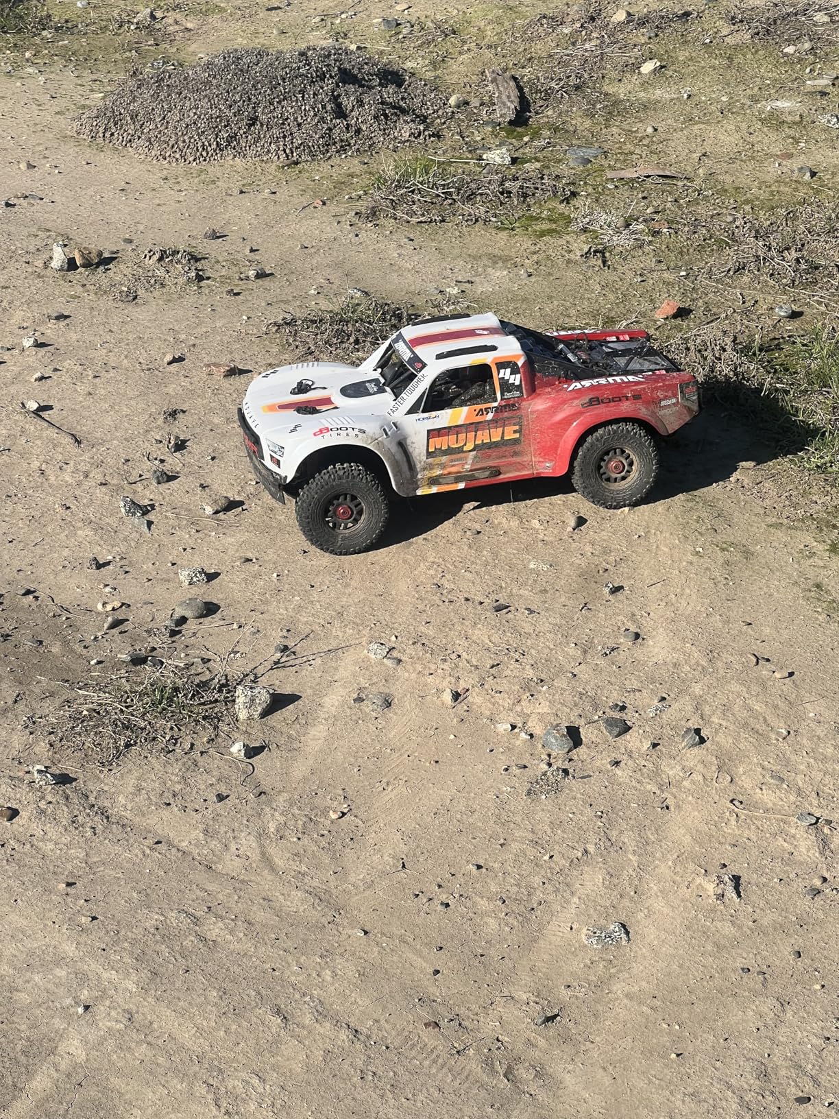 ARRMA Mojave RC Truck 4X4 4S BLX 1/8th Scale Desert Truck RTR (Battery and Charger Not Included) Blue/Red ARA4404T2 customer photo 1