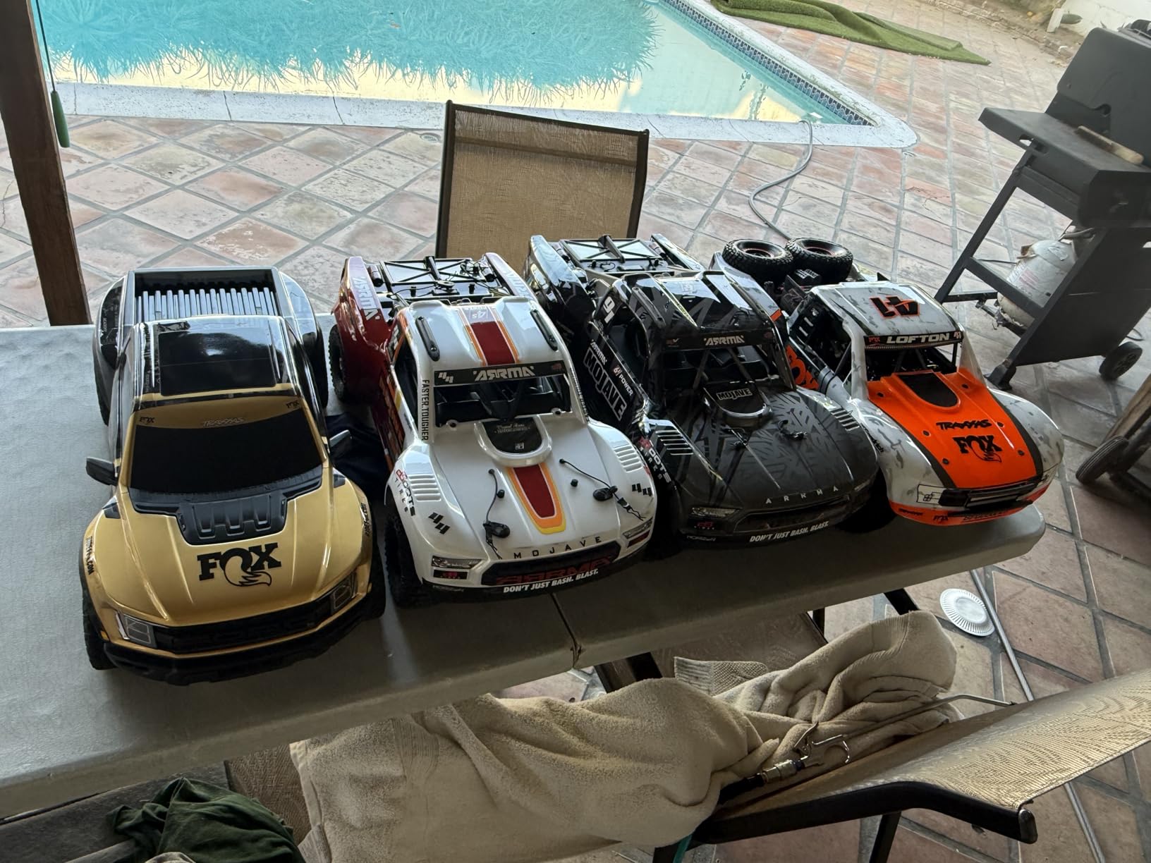 ARRMA Mojave RC Truck 4X4 4S BLX 1/8th Scale Desert Truck RTR (Battery and Charger Not Included), White/Red ARA4404T1 customer photo 1