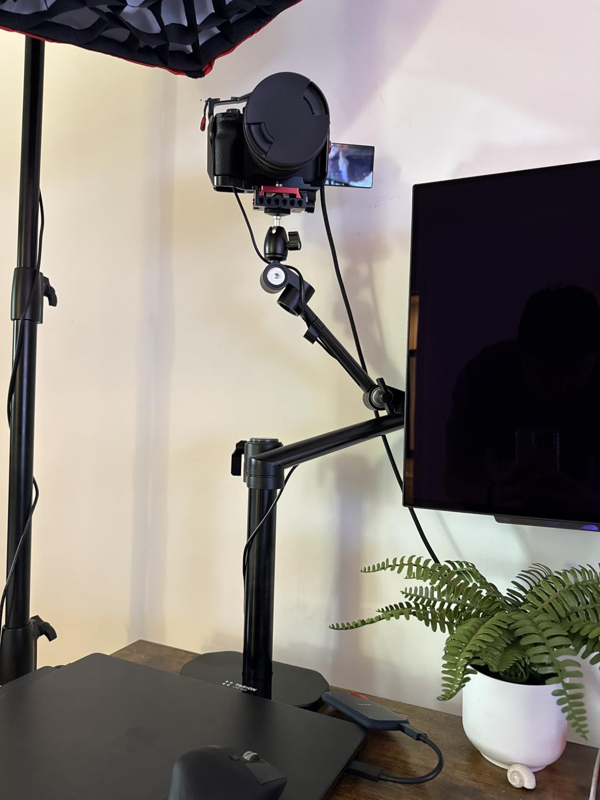 TARION Camera Arm Desk Mount: Heavy Duty DSLR Desktop Mount Camera Stand with Tablet Holder Double C Clamp 1/4 3/8 Screw Adapter Articulating Arm for Selfie Streaming Videography TitanRig Lite Z customer photo 1