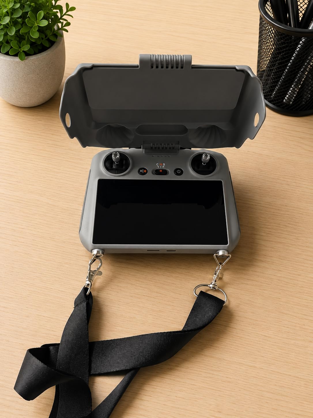 Arzroic RC 2 Protective Sun Hood Kit with Neck Lanyard for DJI Mini 5 Pro/Avata 360/Mini 4 Pro/Mavic 4 Pro/Flip/Air 3S/Air 3 Accessories customer photo 1