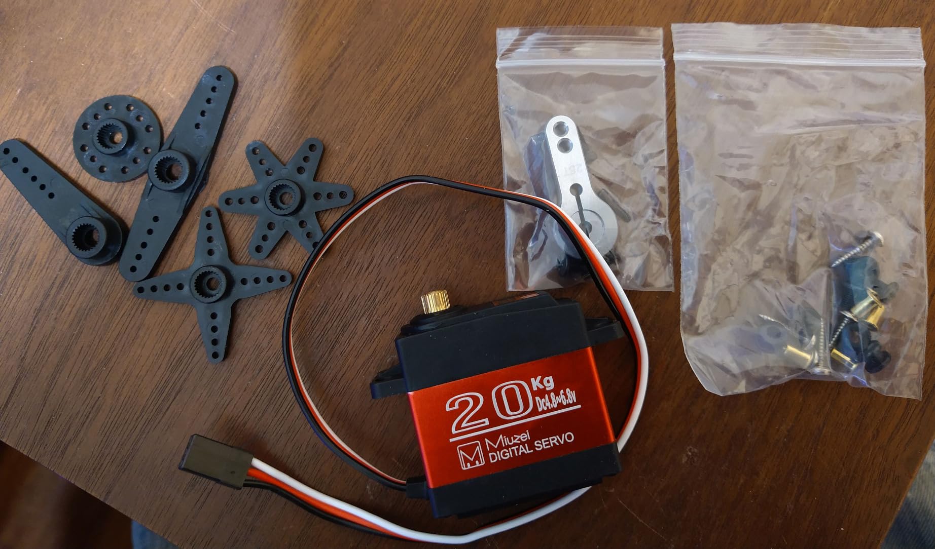 20KG Servo Motor High Torque Metal Gear Digital for 1/10 RC Car 4Pcs | DS3218, 270 Degree Waterproof Standard Steering with 25T Horn for RC Crawler Robot Truck Boat customer photo 2