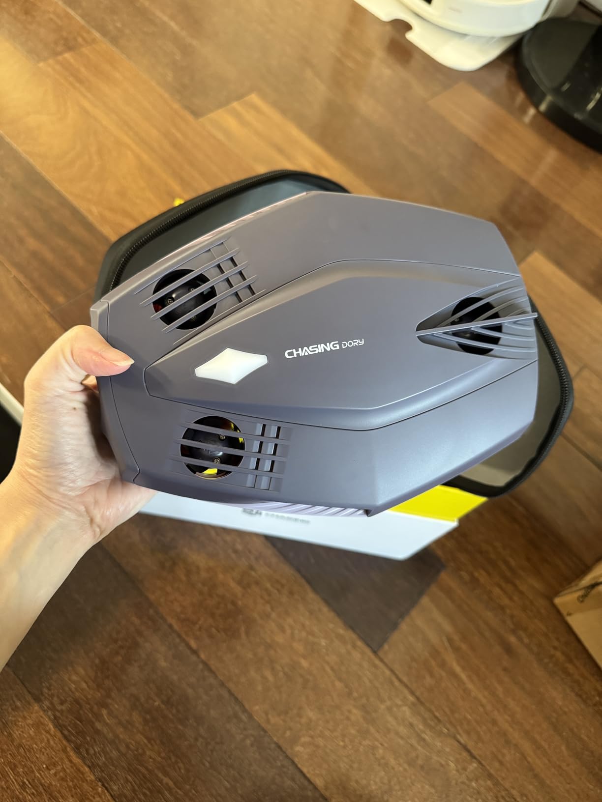 Chasing Dory Underwater Drone - Palm-Sized 1080p Full HD Underwater Drone with Camera for Real Time Viewing, APP Remote Control Purple (Yellow) customer photo 1