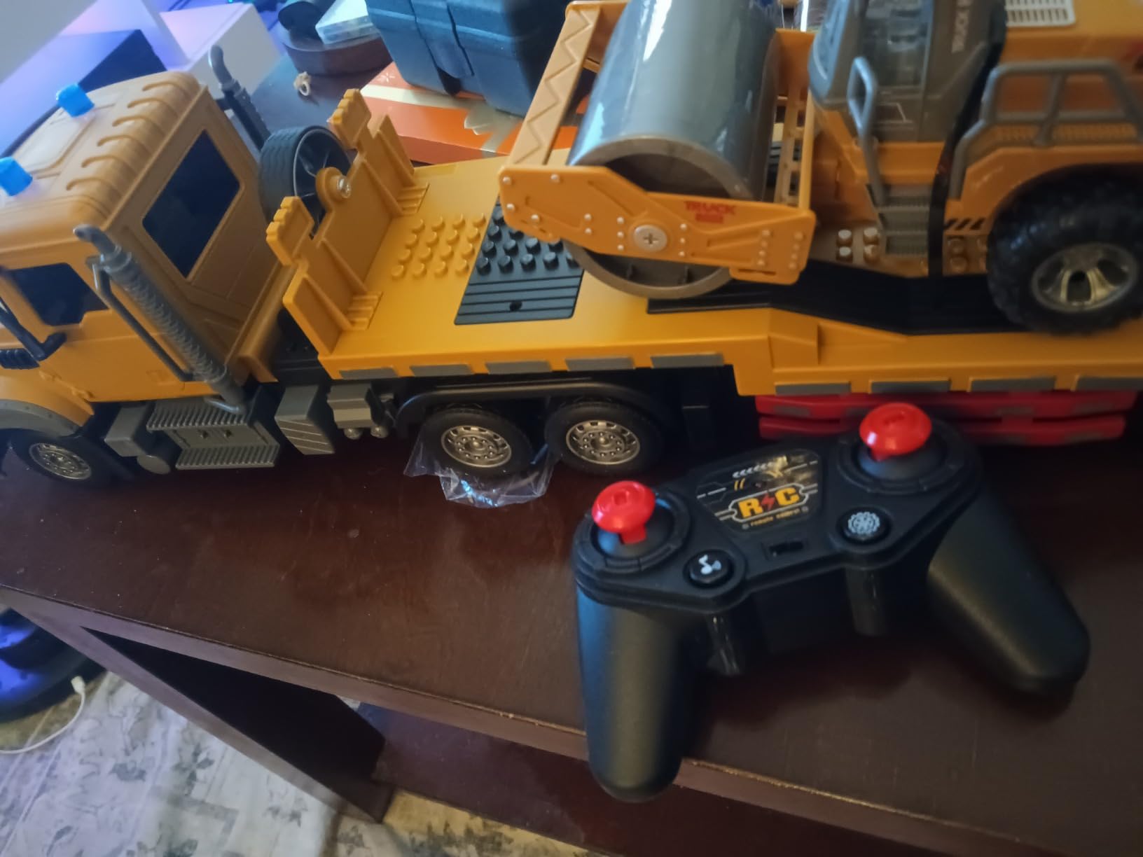 RC Semi Truck, 23.6 Inch Remote Control Semi Truck and Trailer Toy, Semi Truck Toy 2.4Ghz with Sound and Lights Container, 1/24 RC Construction Vehicles Toy for Kids & Boys customer photo 2