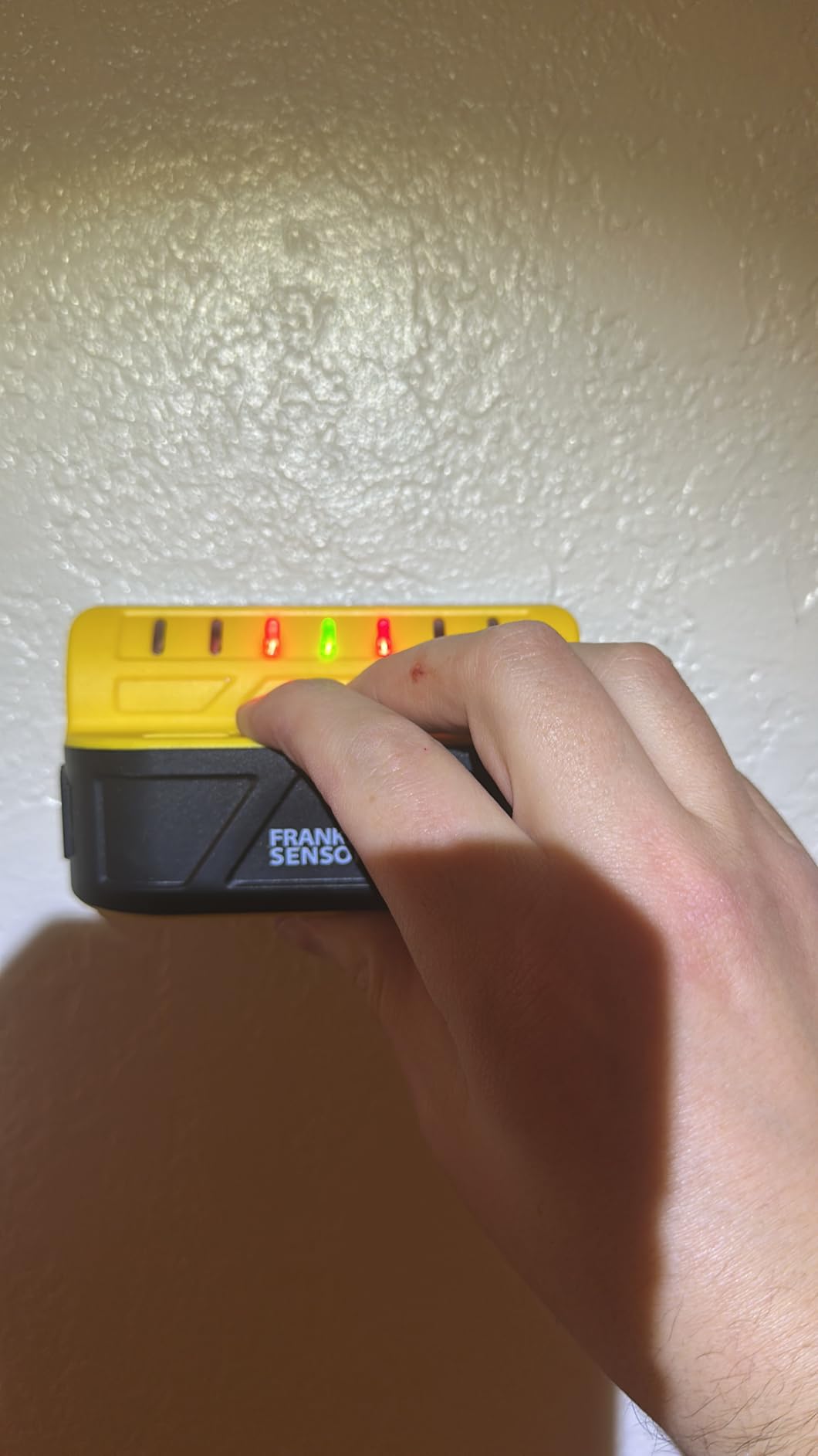 Franklin Sensors ProSensor Sapphire 7500 Stud Finder, 7-Sensor Wall Scanner | Wood and Metal Stud Detector With Built-in Bubble Level, Made in the USA customer photo 2
