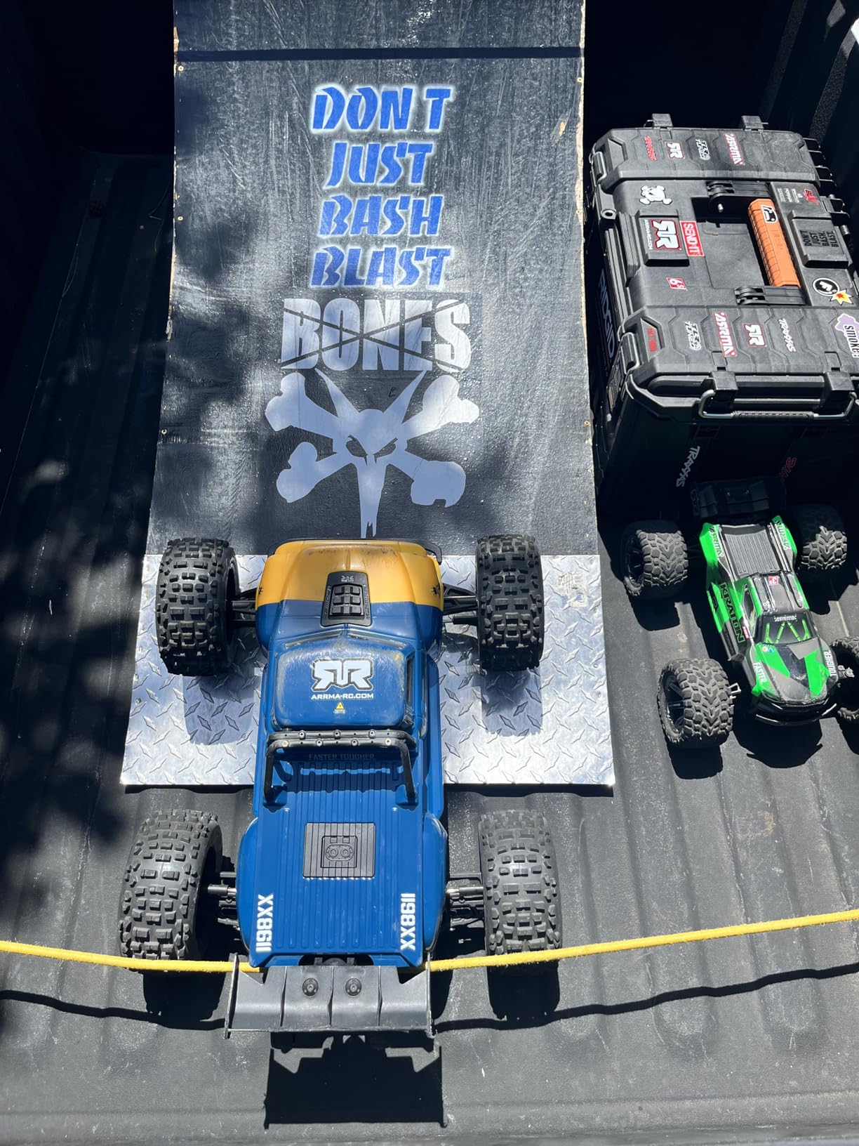 ARRMA RC Truck 1/8 Notorious 4X4 6S BLX BRUSHLESS V6 Stunt Truck RTR (Battery and Charger Not Included), (Black), ARA8611V6T1 customer photo 2