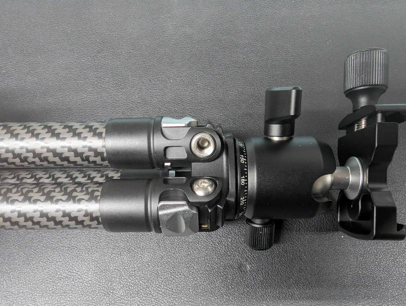 SmallRig Carbon Fiber Mini Desktop Tripod with 360° Ball Head | Compact 15.5