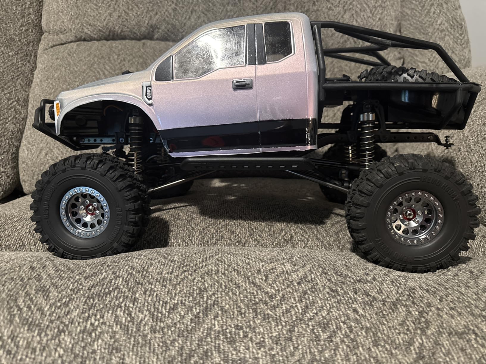 Aluminum 1.9 Beadlock Wheels Rims for 1/10 RC Crawler Axial SCX10 I II III Capra TRX4 TRX6 VS4-10 Gen8 MST CFX Upgrades Parts (Silver-Titanium) customer photo 1
