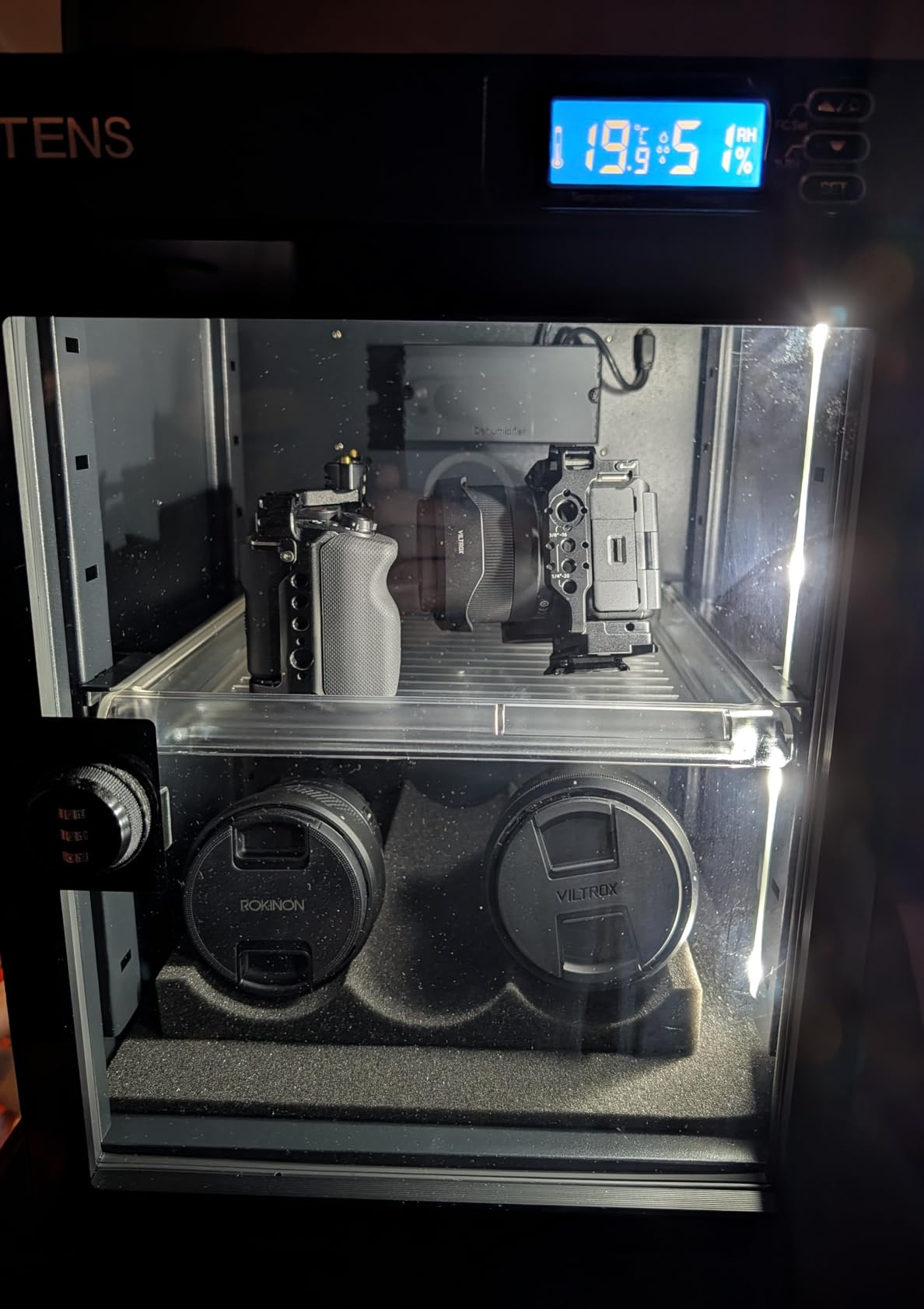 Dehumidifying Dry Cabinet Box with Combination Lock, Digital Control Noiseless and Energy Saving, for Camera Lens, Electronic Equipment, Collectibles Storage, Temperature Humidity LED Screen (30L) customer photo 2