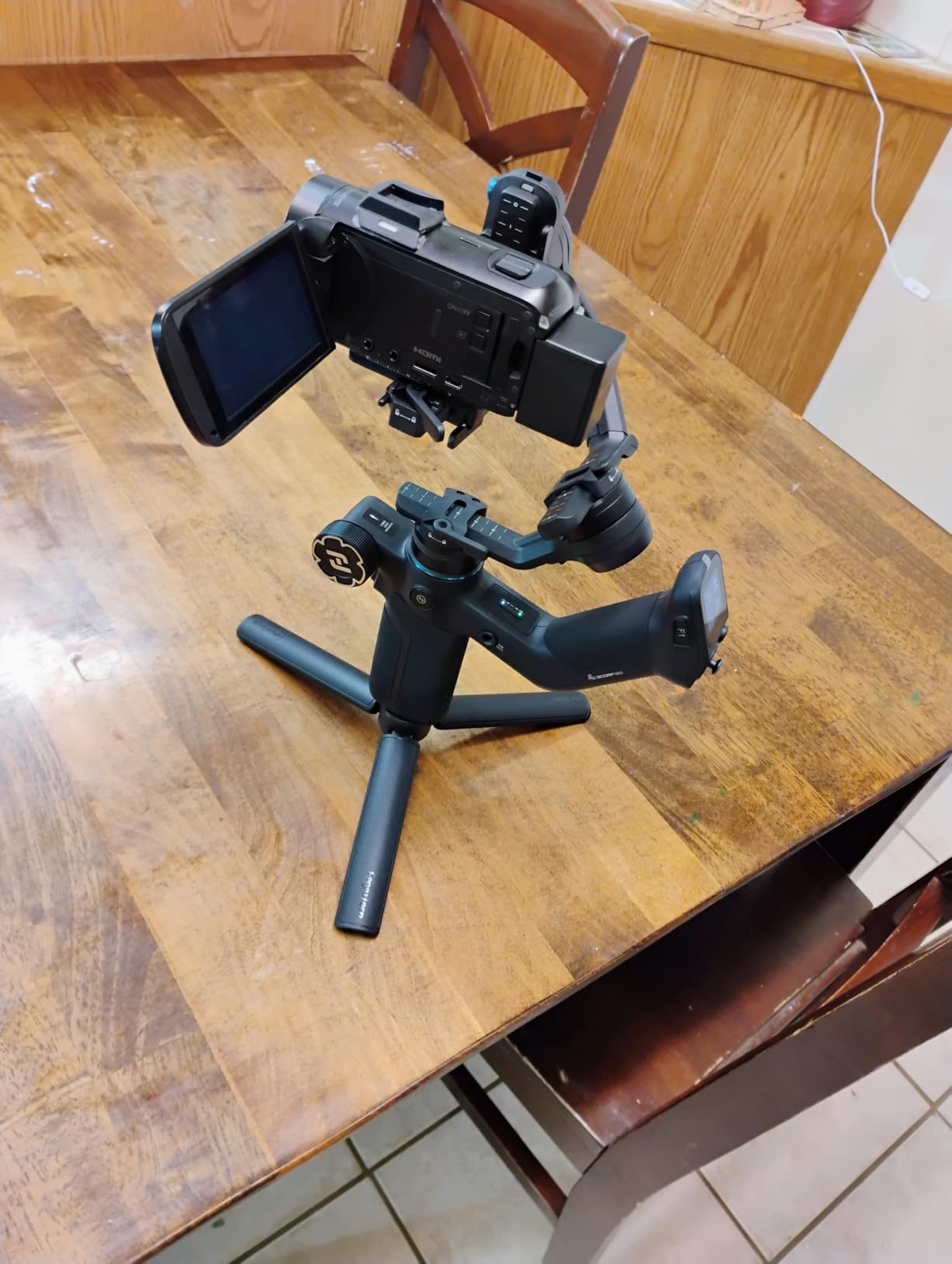FeiyuTech SCORP MINI 3 Combo AI Tracking Camera Gimbal,All-in-One 3-Axis Stabilizer with Vertical Shooting,Bluetooth&Cable Control,Max 4.41 lbs,for Sony Canon Nikon Panasonic DJI GoPro iPhone customer photo 1