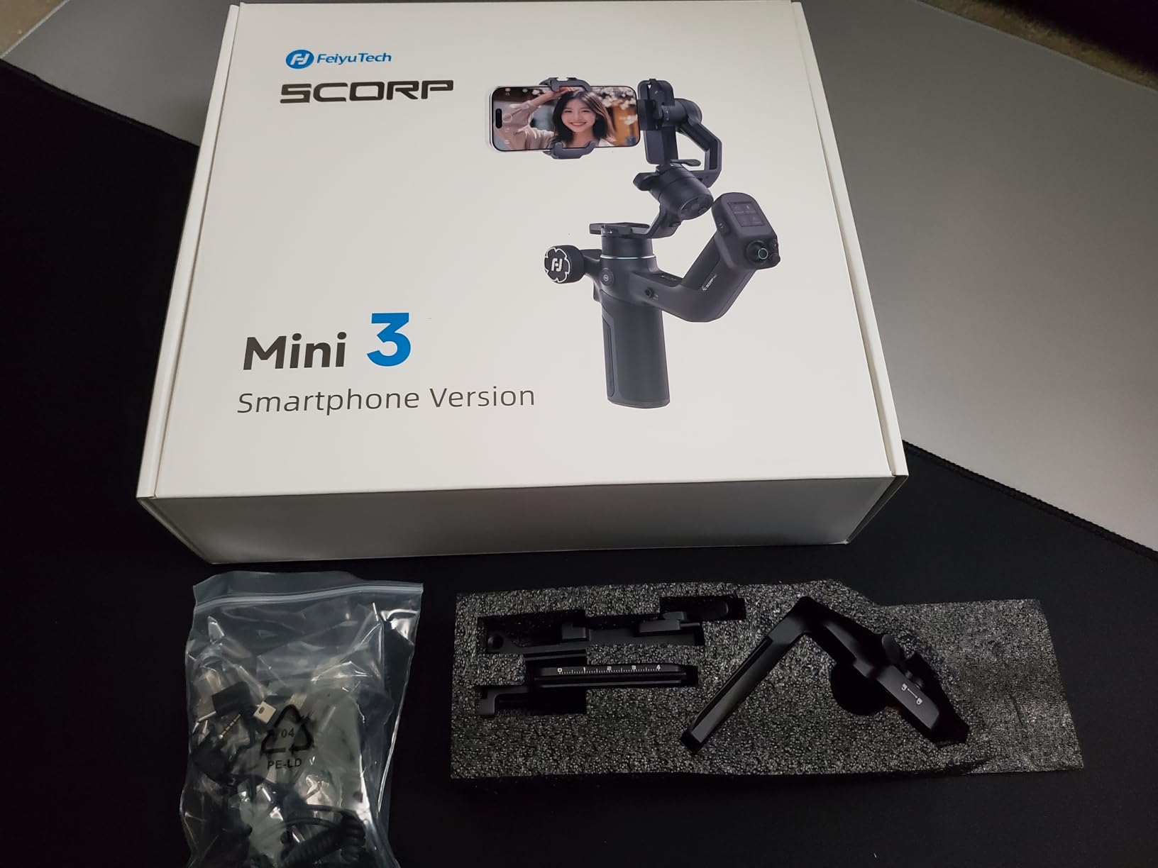 FeiyuTech SCORP Mini 3 Kit Gimbal Stabilizer for Mirrorless Cameras&Smartphone, 4.41lbs Payload, Built-in AI Tracking, Quick Vertical Shooting, for Sony/Canon/Nikon/Fujifilm/DJI Action/Gopro/iPhone customer photo 2