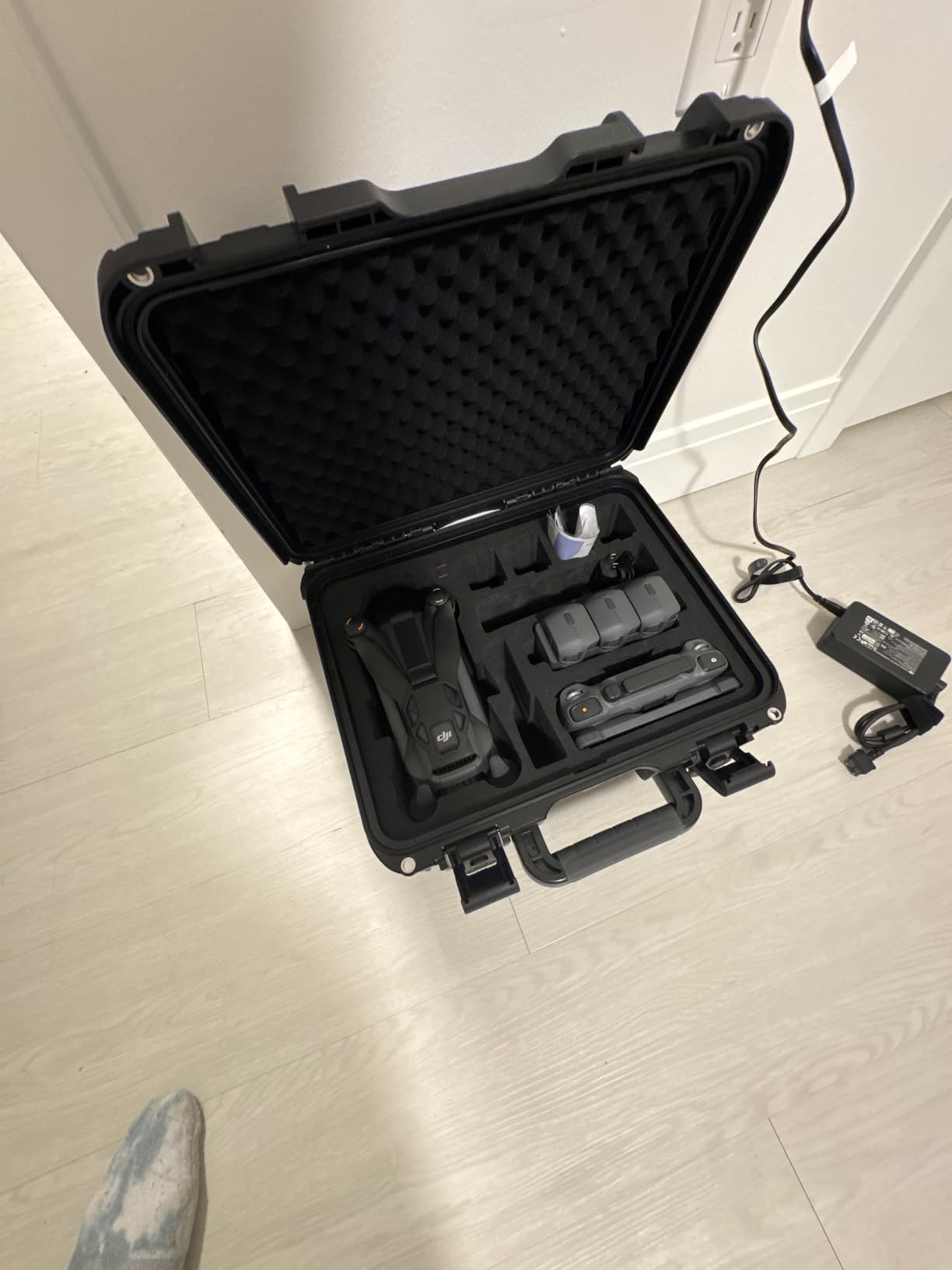Lekufee Waterproof Hard Carrying Case for DJI Mavic 4 Pro Drone, Creator Combo, Fly More Combo, DJI RC Pro 2/RC 2, Battery (7 pcs), Charging Hub, and other Accessories(Case Only) customer photo 1
