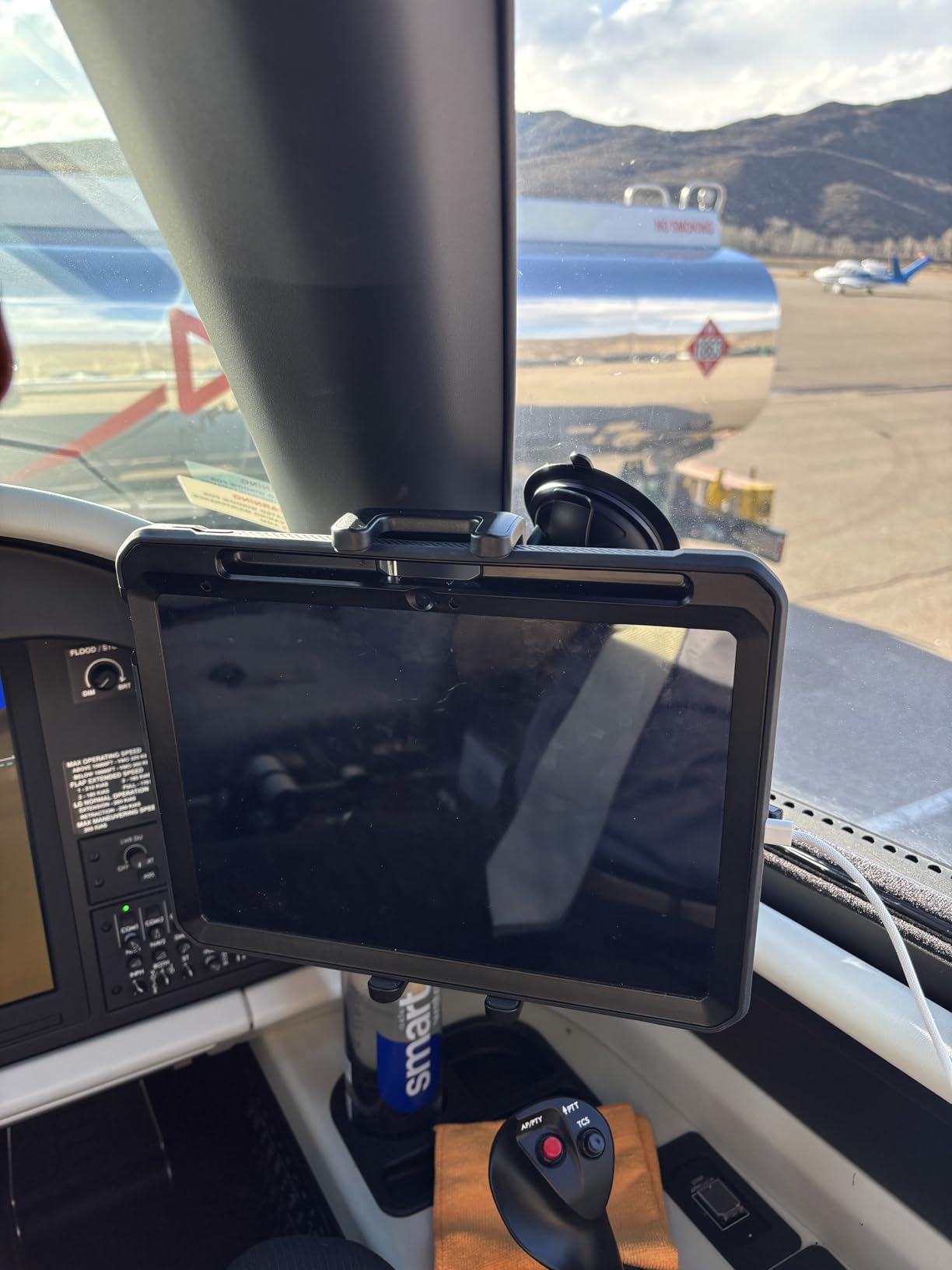Pilots Tablet Holder, [Strong Suction Cup] Aircraft Tablet Mount with Metal Adjustable Arm, Aviation Windshield Stand for iPad mini Air, iPad Pro 13 12.9 11, Galaxy tab, iPhone, 4-13