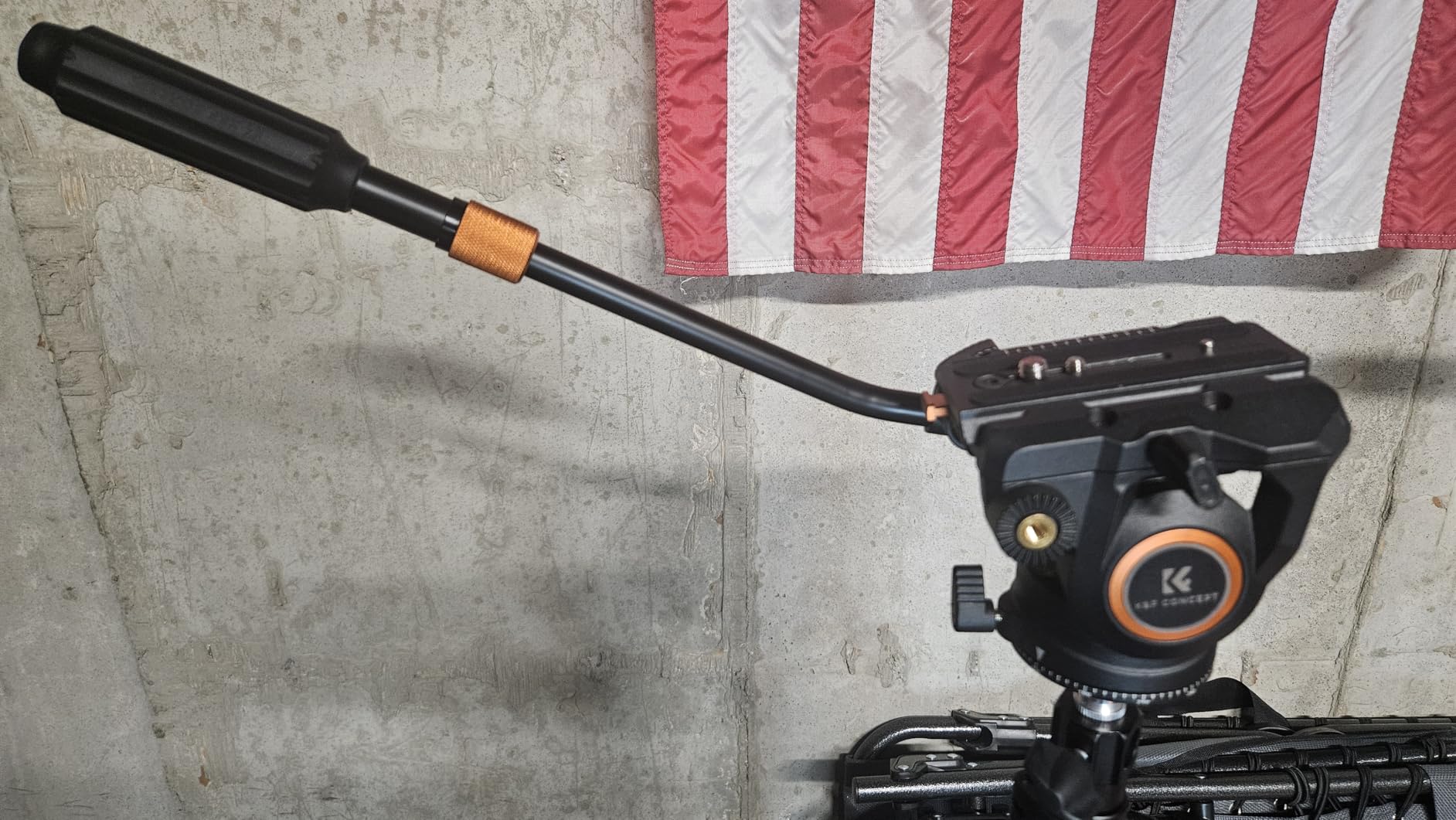 K&F CONCEPT Fluid Video Head Tripod Mount | Silky-Smooth Stable, Max Load 17.6lbs/8kg, Net Weight 1KG, 360° Pan, -75° to 90° Tilt, BV40 customer photo 1