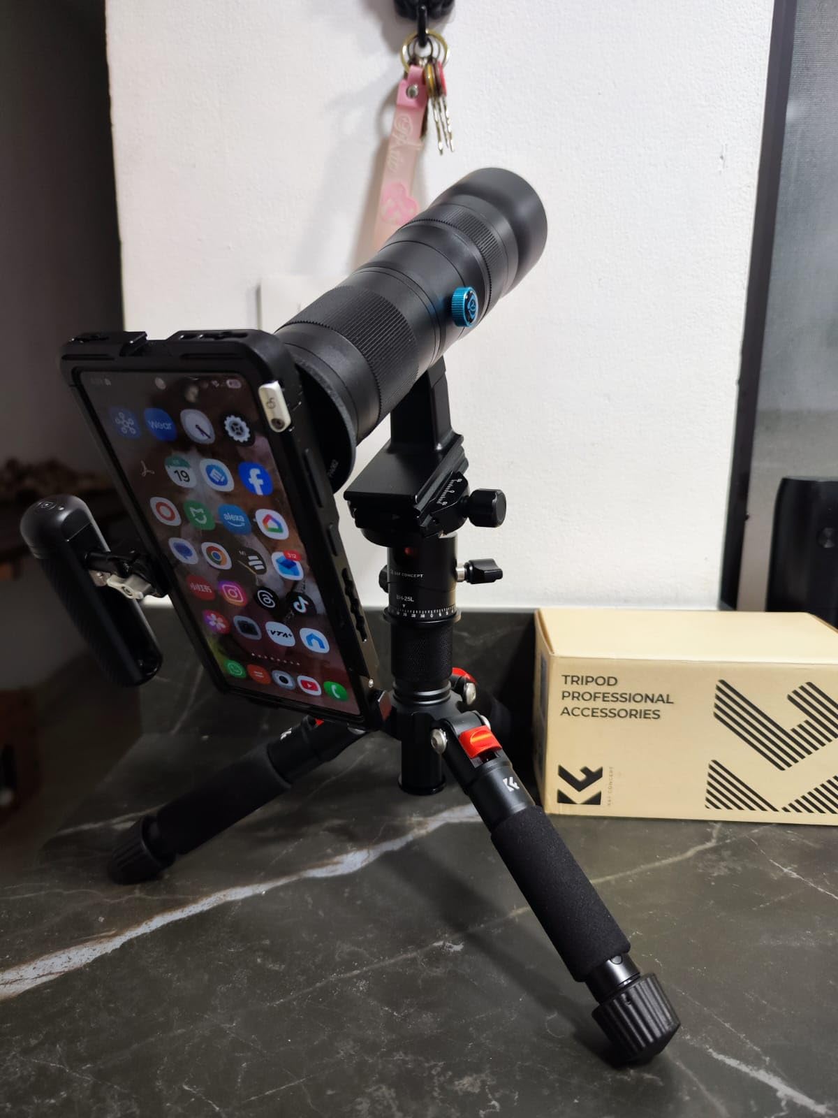 K&F CONCEPT 21.6'' Mini Desk Tripod | Ball Head, Load up to 13.22 lbs/6 KG, 1/4 inch Quick Shoe Plate, Phone Holder, For DSLR Camera Phone. S225A0+BH-25L customer photo 1
